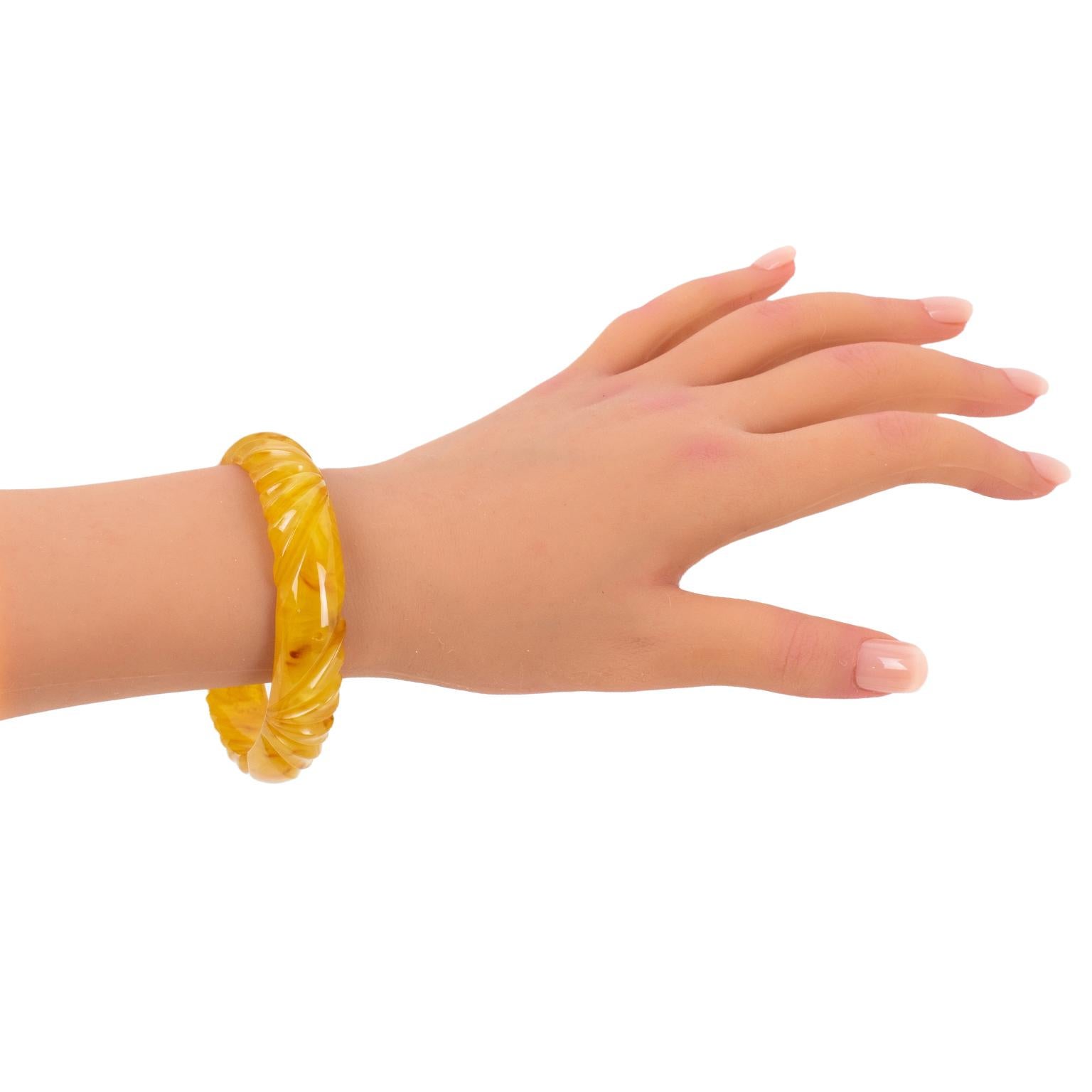 Bakelite Carved Bracelet Bangle Yellow Egg Yolk and Red Wine Marble For Sale 2