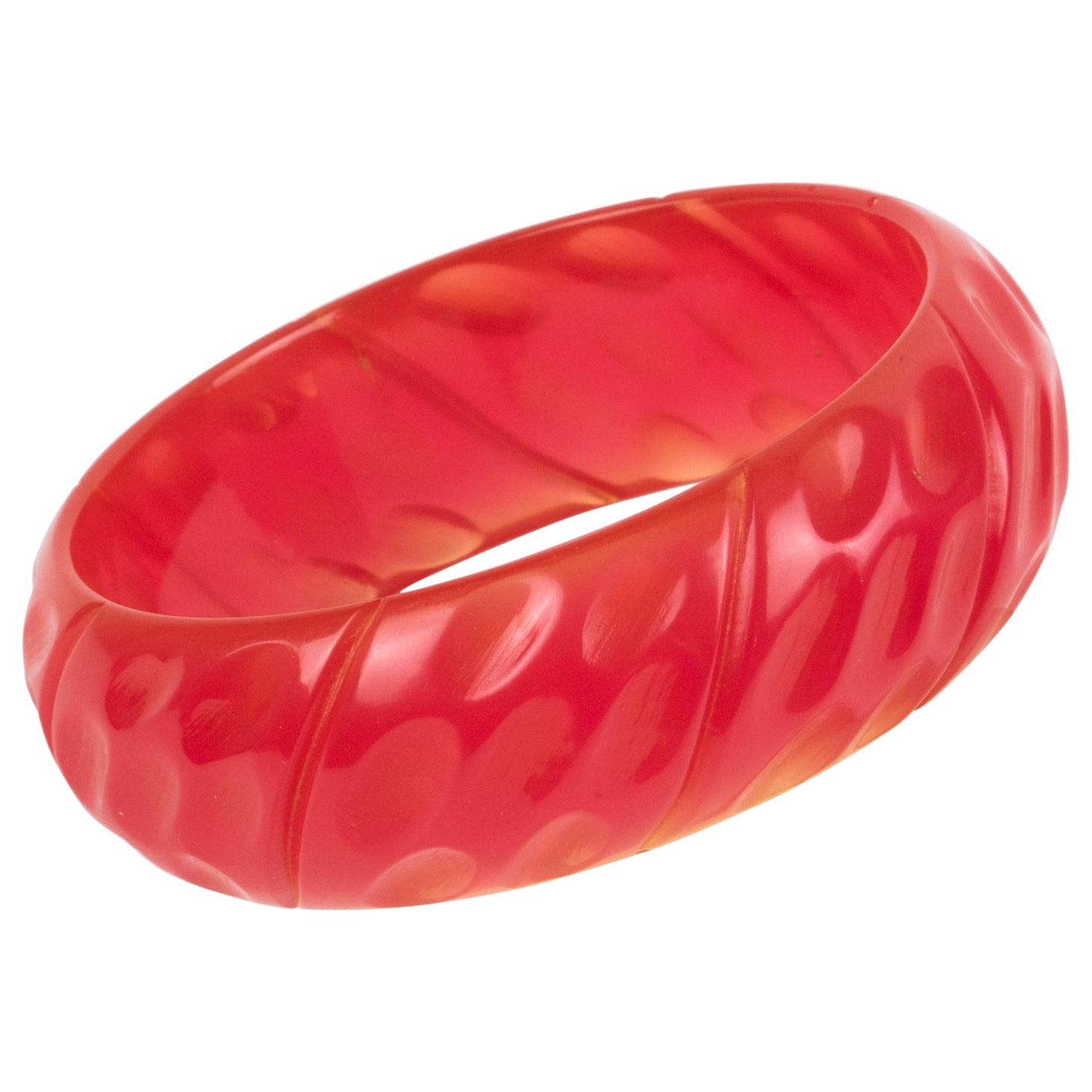 Bracciale Bangle in bachelite rosa con incisione geometrica