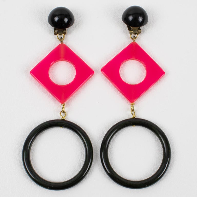 Bakelite Dangle Clip Earrings Black and Hot Pink Colors Pop Art Style For  Sale at 1stDibs