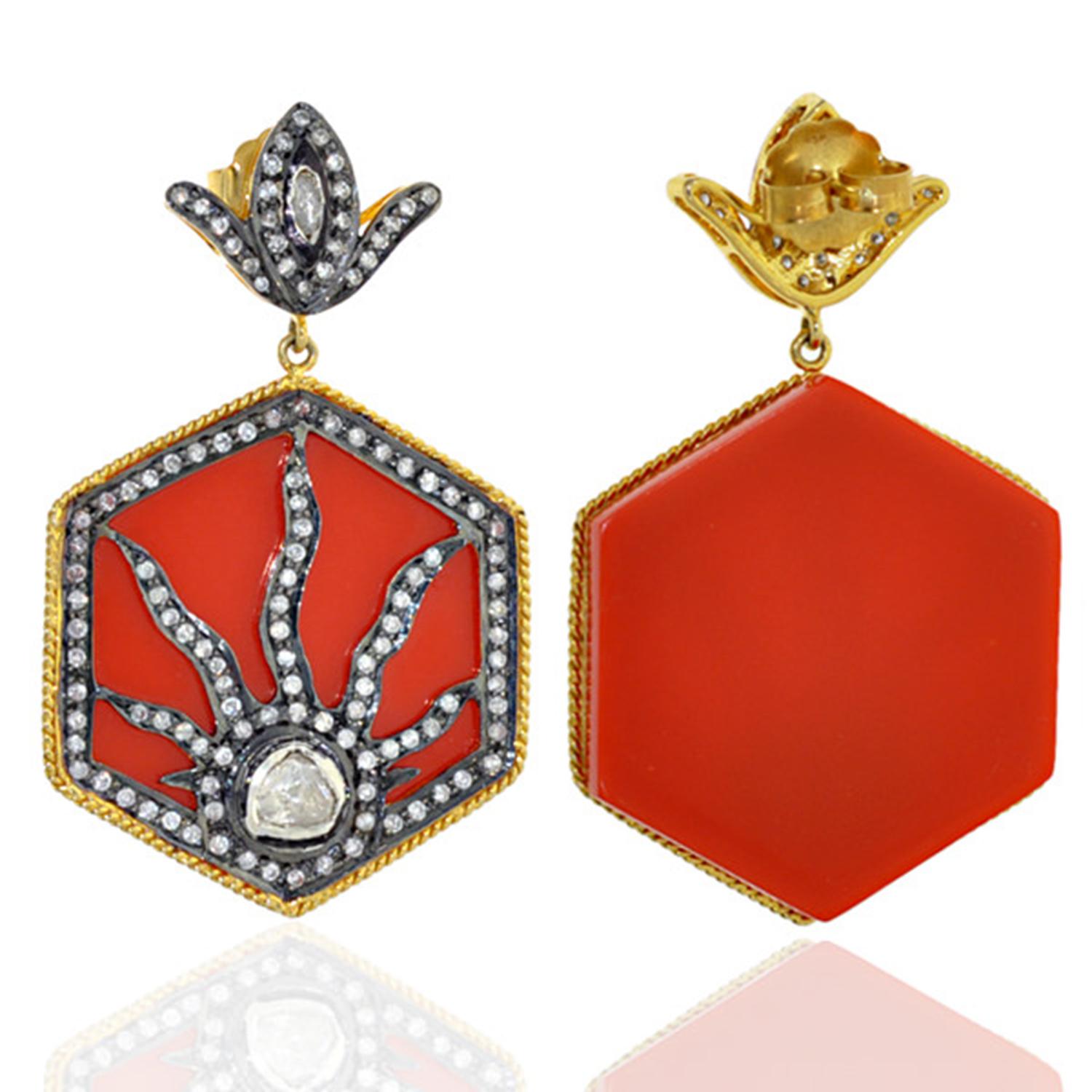 Artisan Boucles d'oreilles pendantes en bakélite avec motif soleil fabriquées par Diamonds en or et argent 14 carats en vente