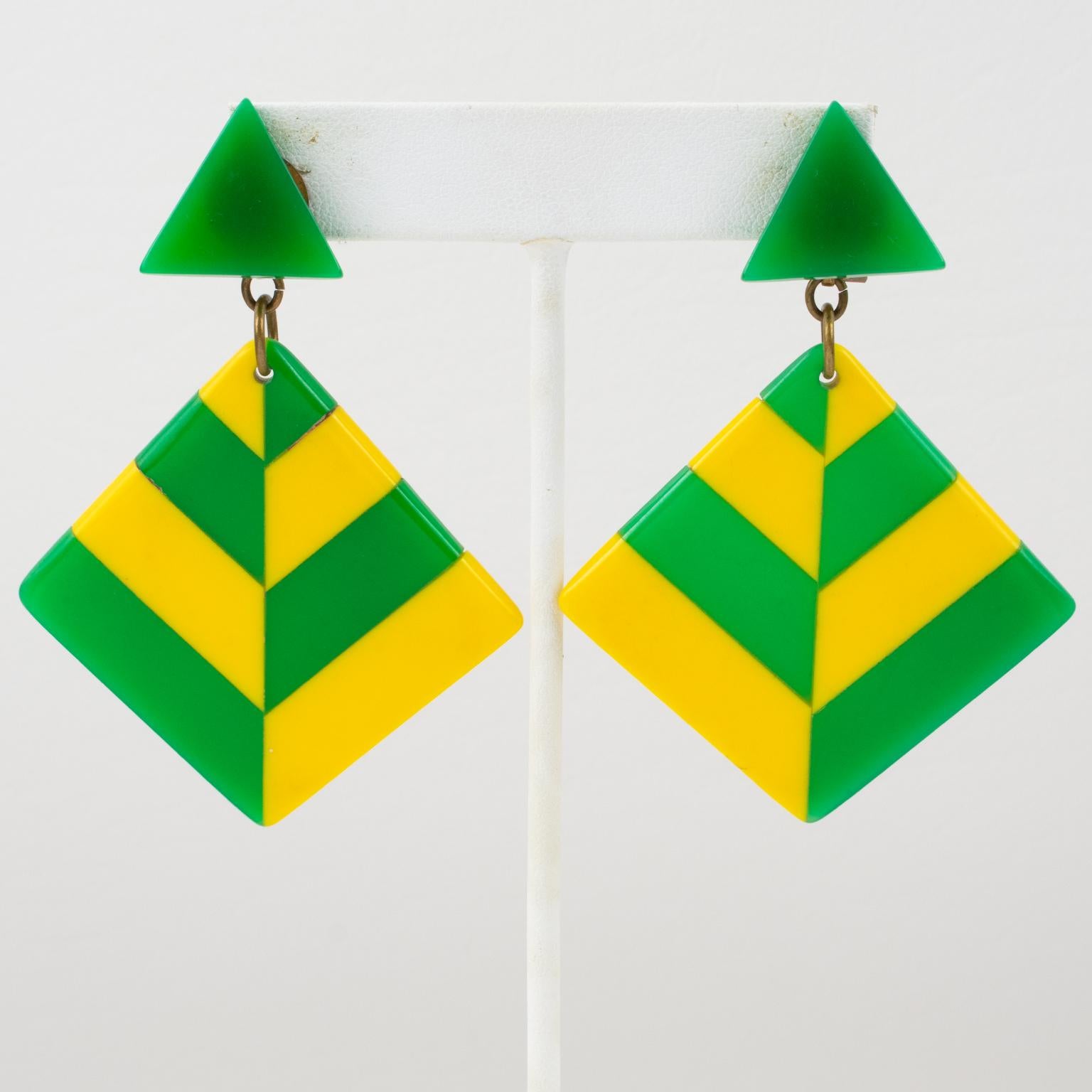 Bakelite Earrings Green and Yellow Checkerboard For Sale 1