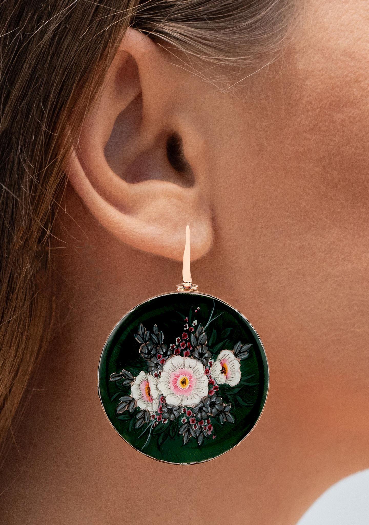 Contemporary Bakelite Flower Dangle Earrings 40.30 Carats Enamel 18K Gold For Sale