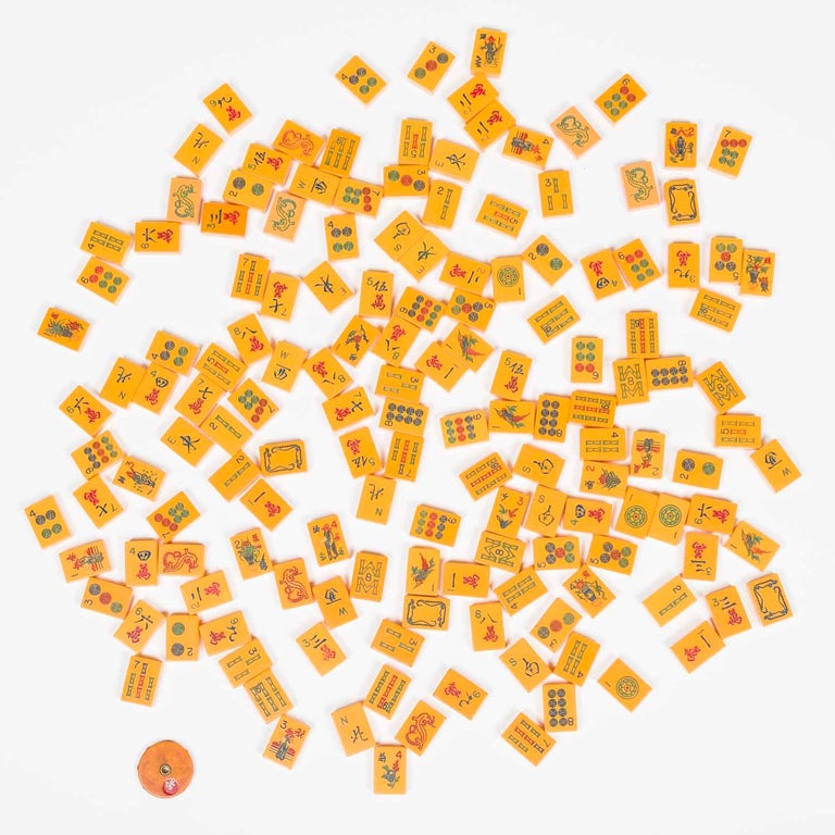 Ancien jeu de mahjong en bakélite caramel au beurre avec étui 152 Ancien jeu de mahjong en bakélite caramel au beurre avec étui 152