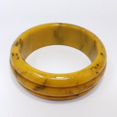 Bakelite Marbled Butterscotch Yellow Vintage Carved Bangle Bracelet