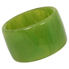 Bracelet jonc massif en bakélite vert chartreuse