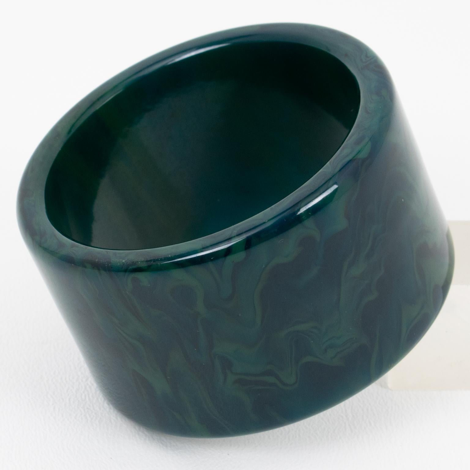 Bracciale Bangle extra-largo in bachelite blu tempesta In condizioni ottime in vendita a Atlanta, GA