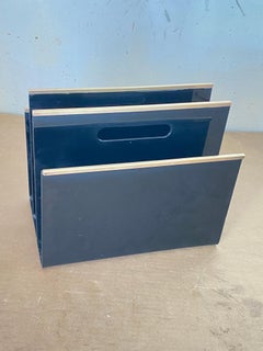 Zeitungsständer aus Bakelit oder Lucite und Messing, schwarz und vergoldet, Frankreich 1970