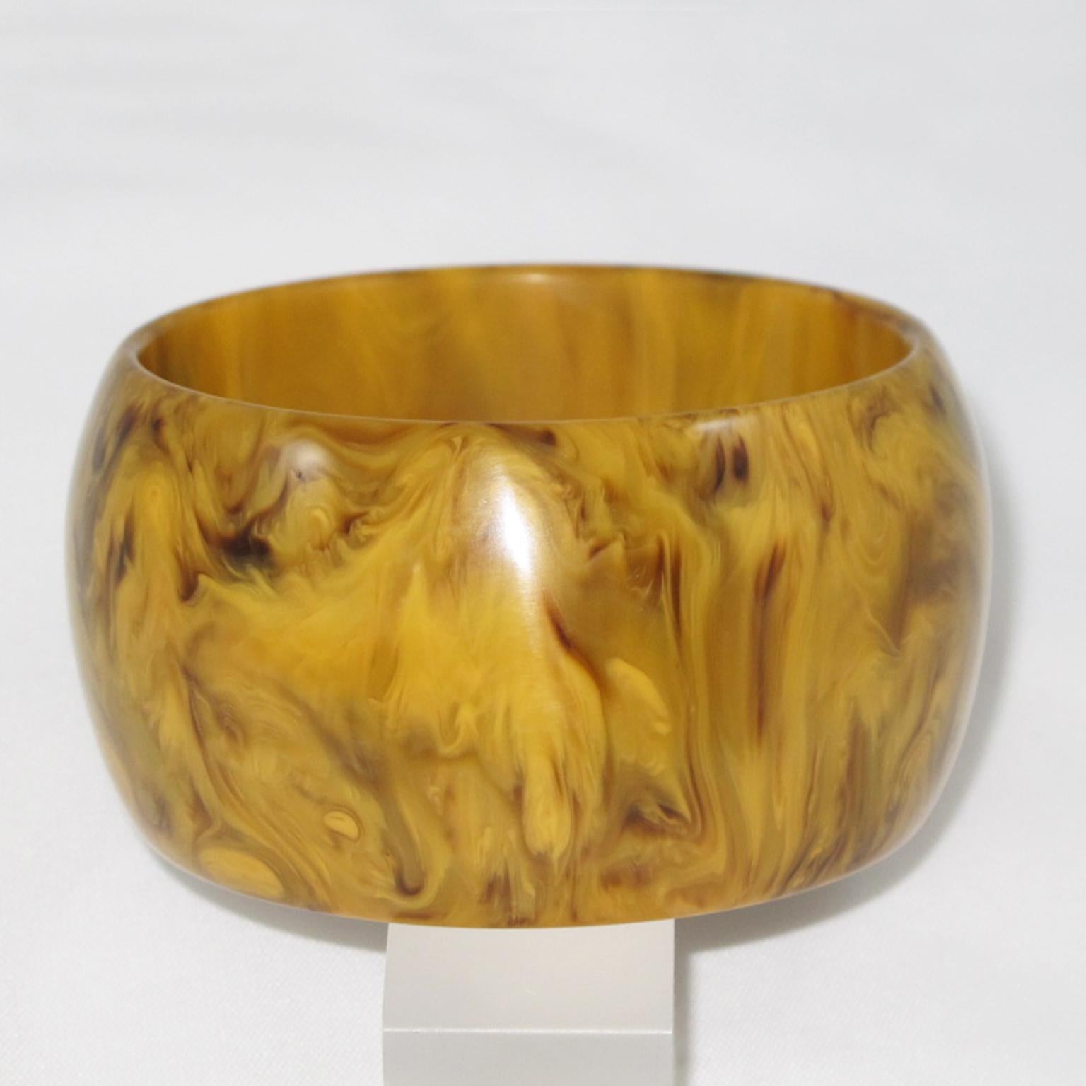 Bakelite Oversized Bracelet Bangle Butterscotch and Black In Excellent Condition In Atlanta, GA