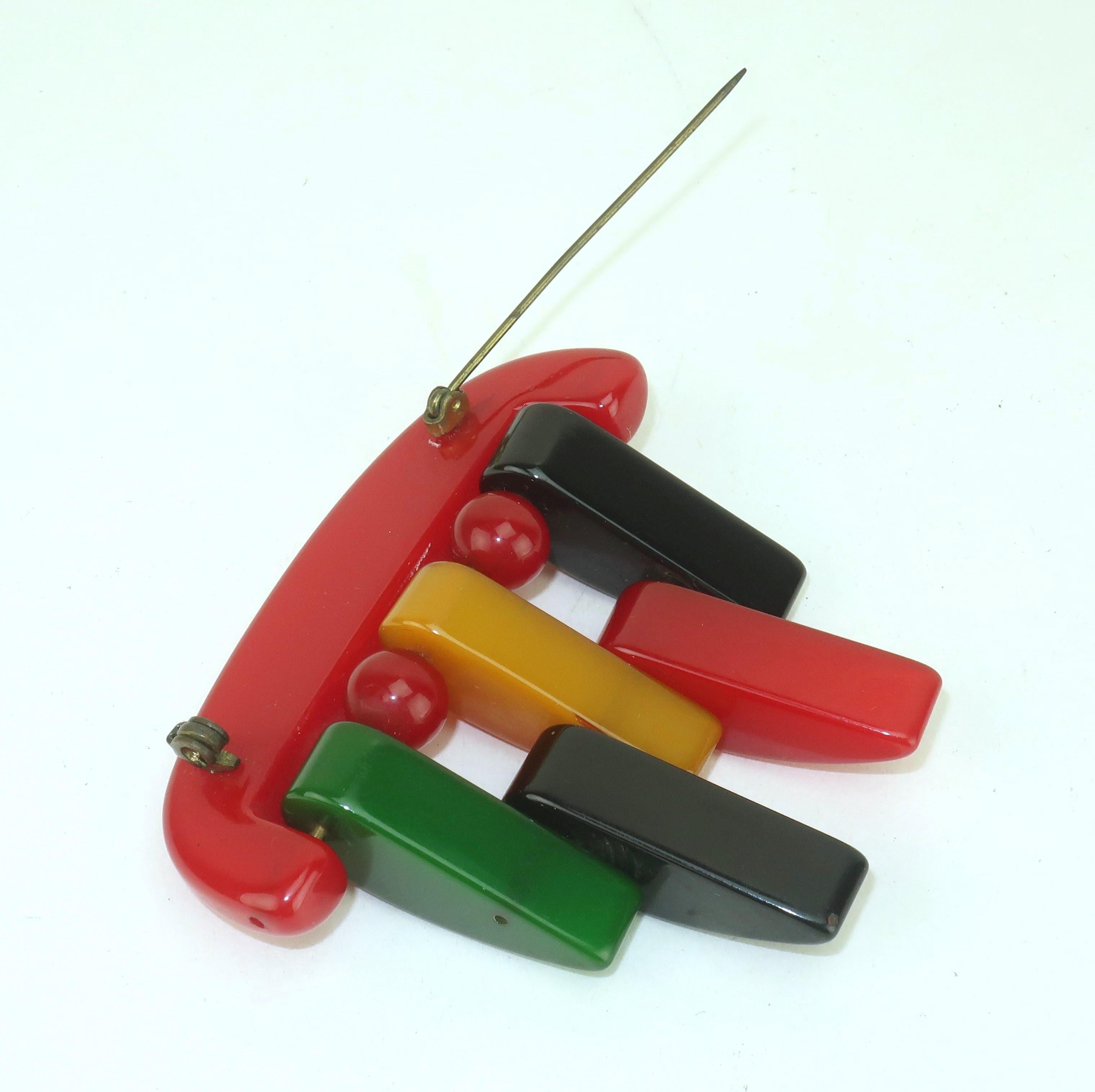 Broche en bakélite de style Philadelphie, articulée et multicolore, C.1940 en vente 1