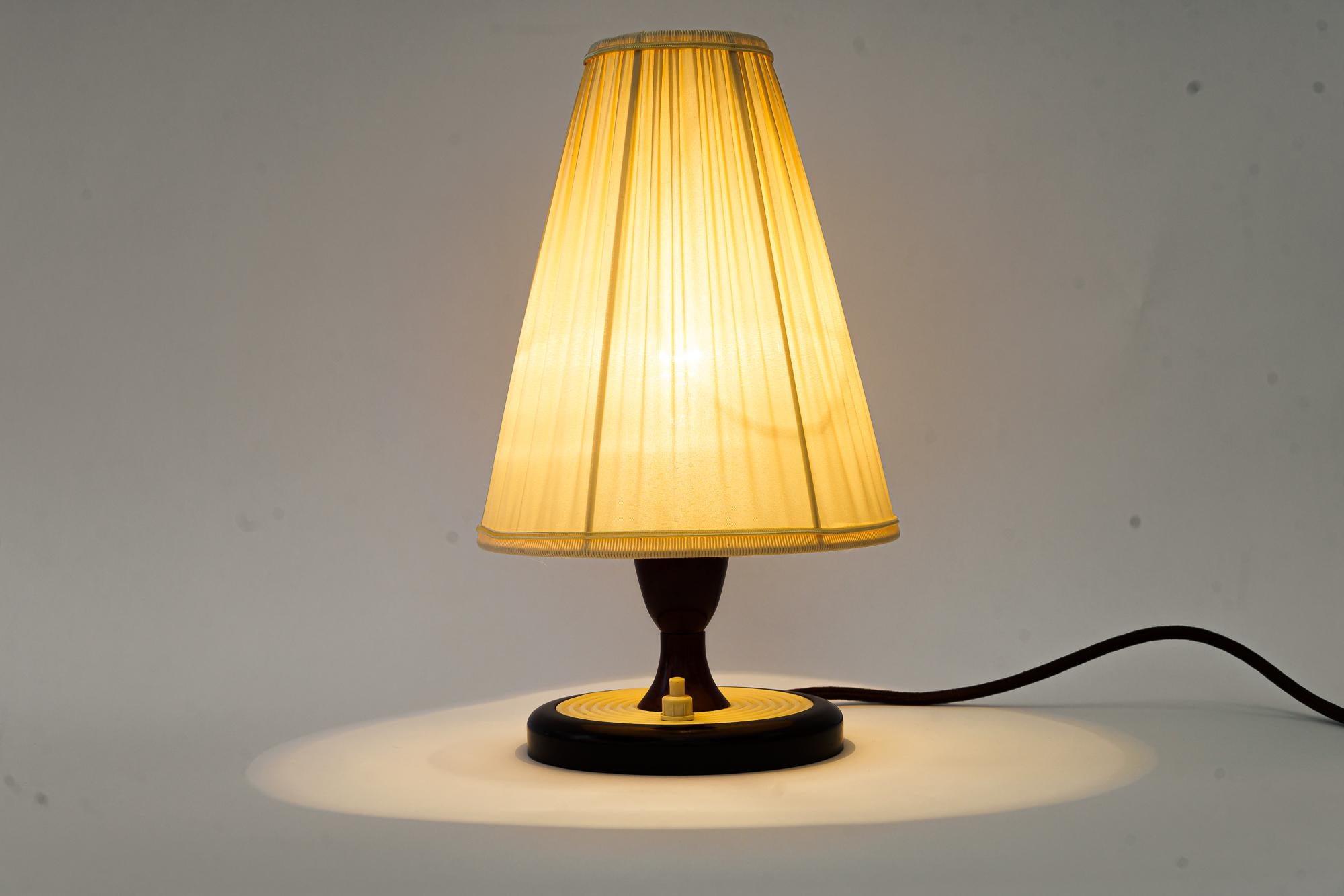 Bakelite Table Lamp Vienna with Fabric Shade Around, 1960s In Good Condition For Sale In Wien, AT