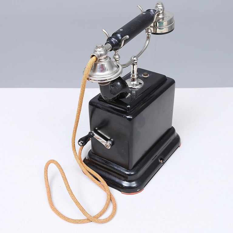 Bakelite Table Phone from 1947 For Sale at 1stDibs 1947 phone