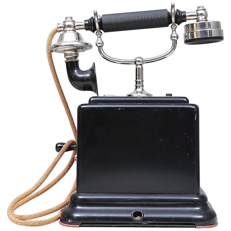 Telefono da tavolo in bachelite del 1947