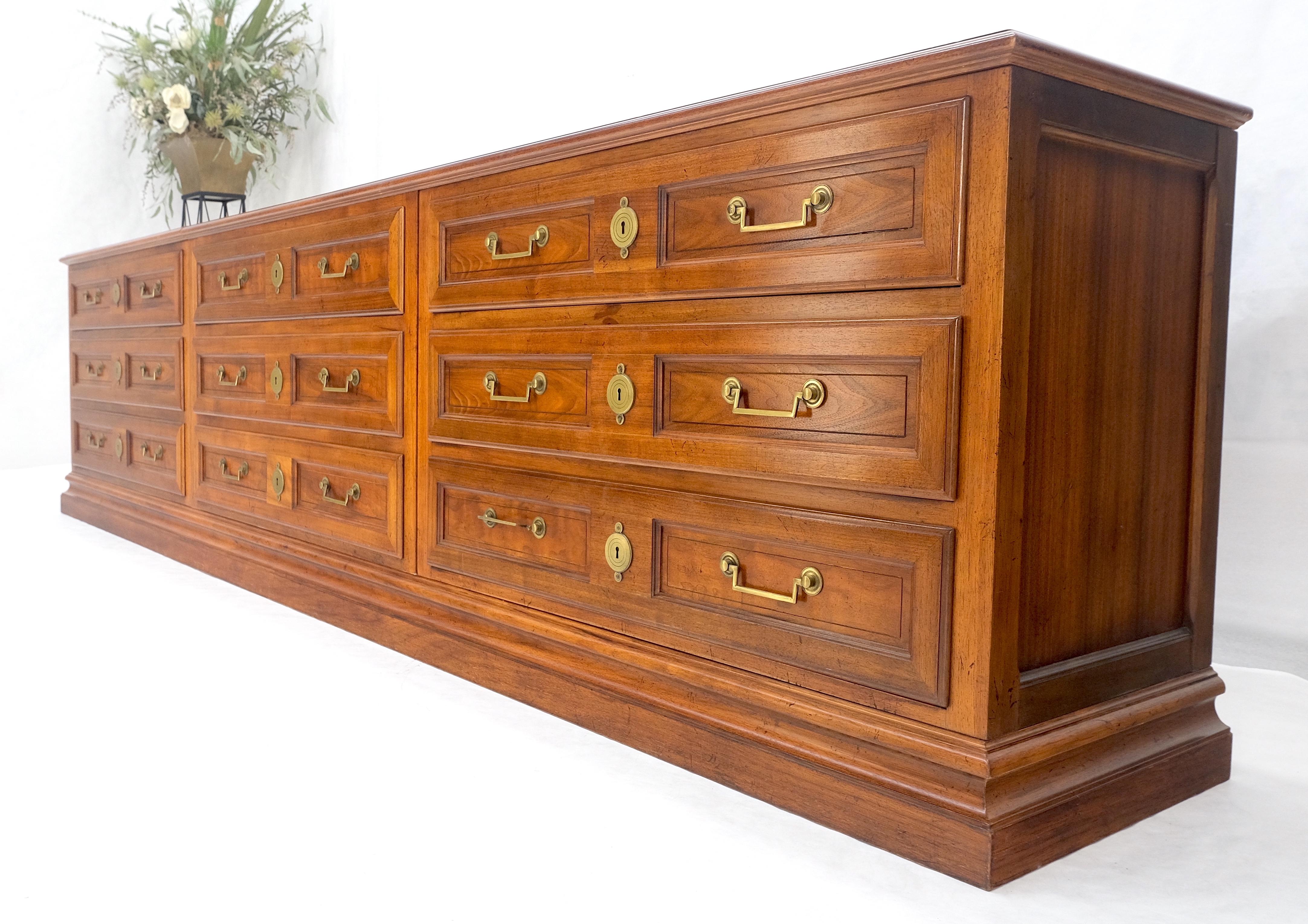 Baker 10' Extra !Long! 9 Cassetti Campaigner Directoire Stile Credenza Cassettone MINT in vendita 4