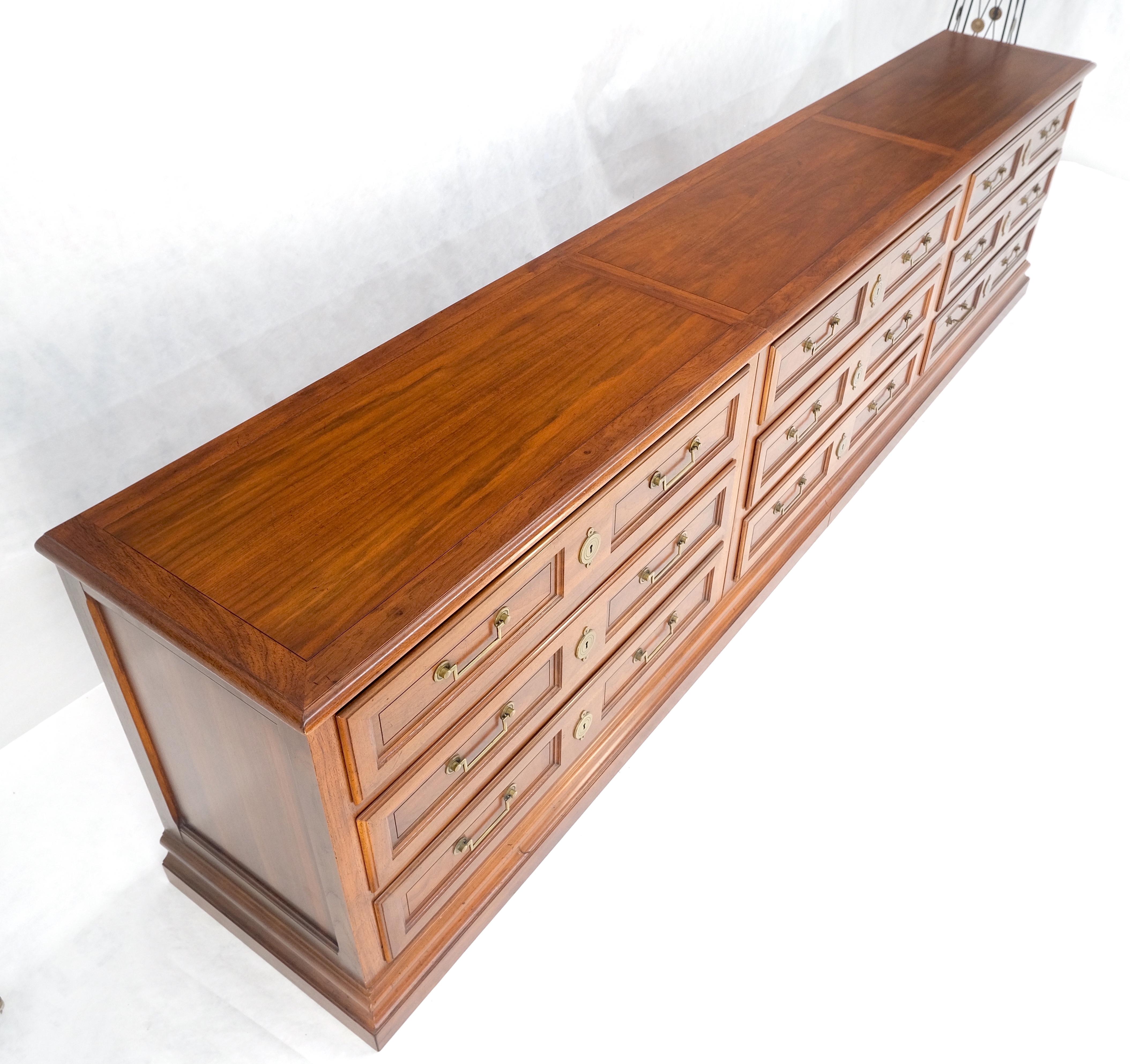 Baker 10' Extra !Long! 9 Cassetti Campaigner Directoire Stile Credenza Cassettone MINT in vendita 7