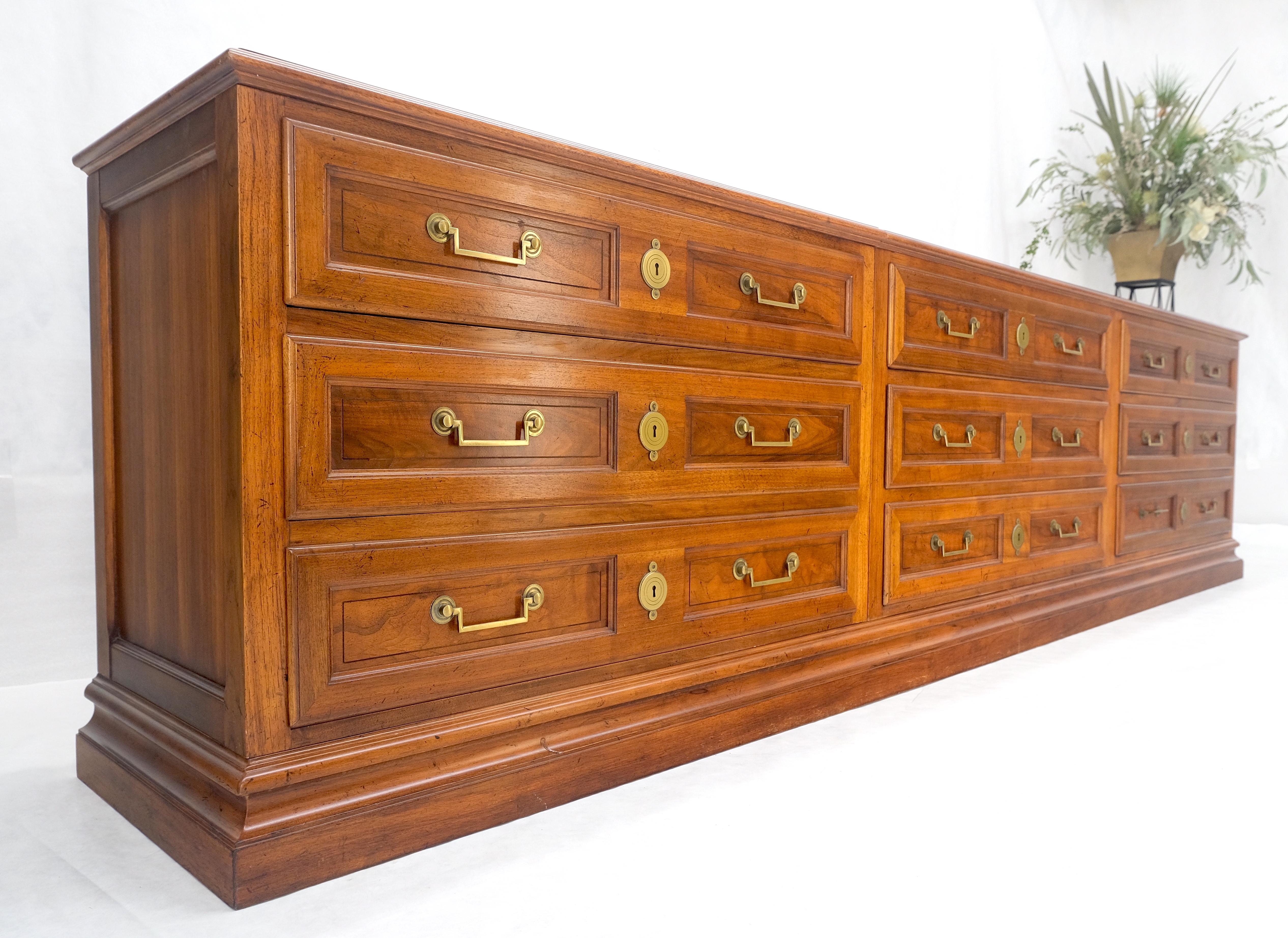 Baker 10' Extra !Long! 9 Cassetti Campaigner Directoire Stile Credenza Cassettone MINT in vendita 8