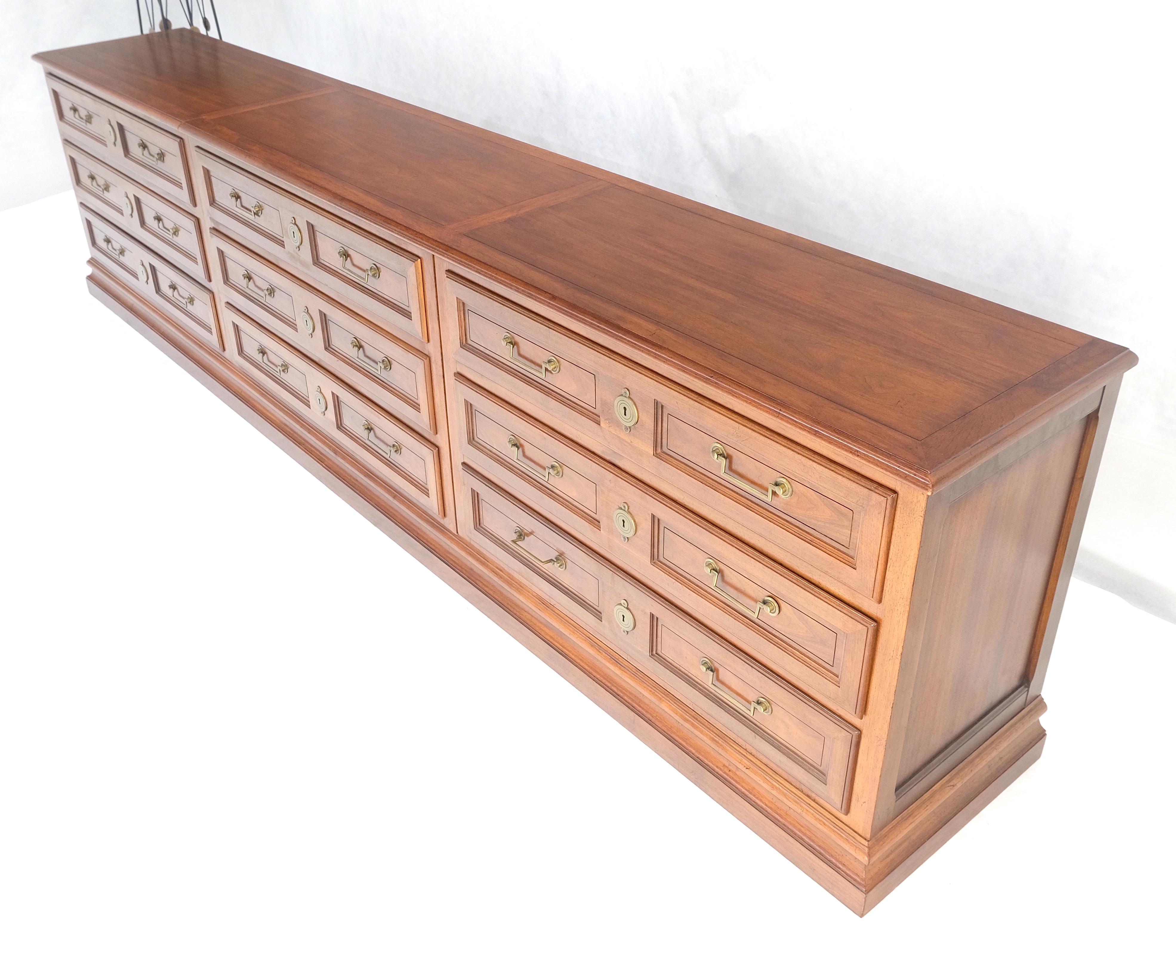 Baker 10' Extra !Long! 9 Cassetti Campaigner Directoire Stile Credenza Cassettone MINT in vendita 2