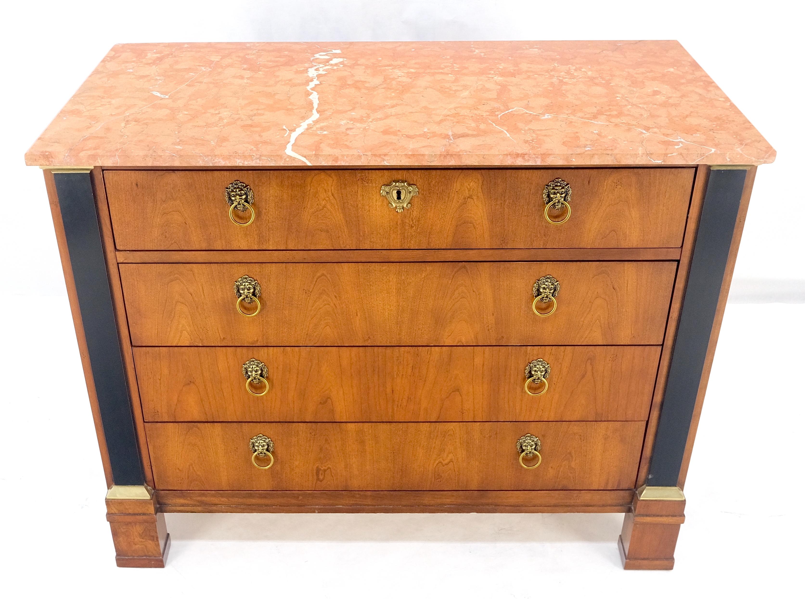 Ottone Baker 4 cassetti con piano in marmo, cassettiera console neoclassica Empire Revival MINT in vendita