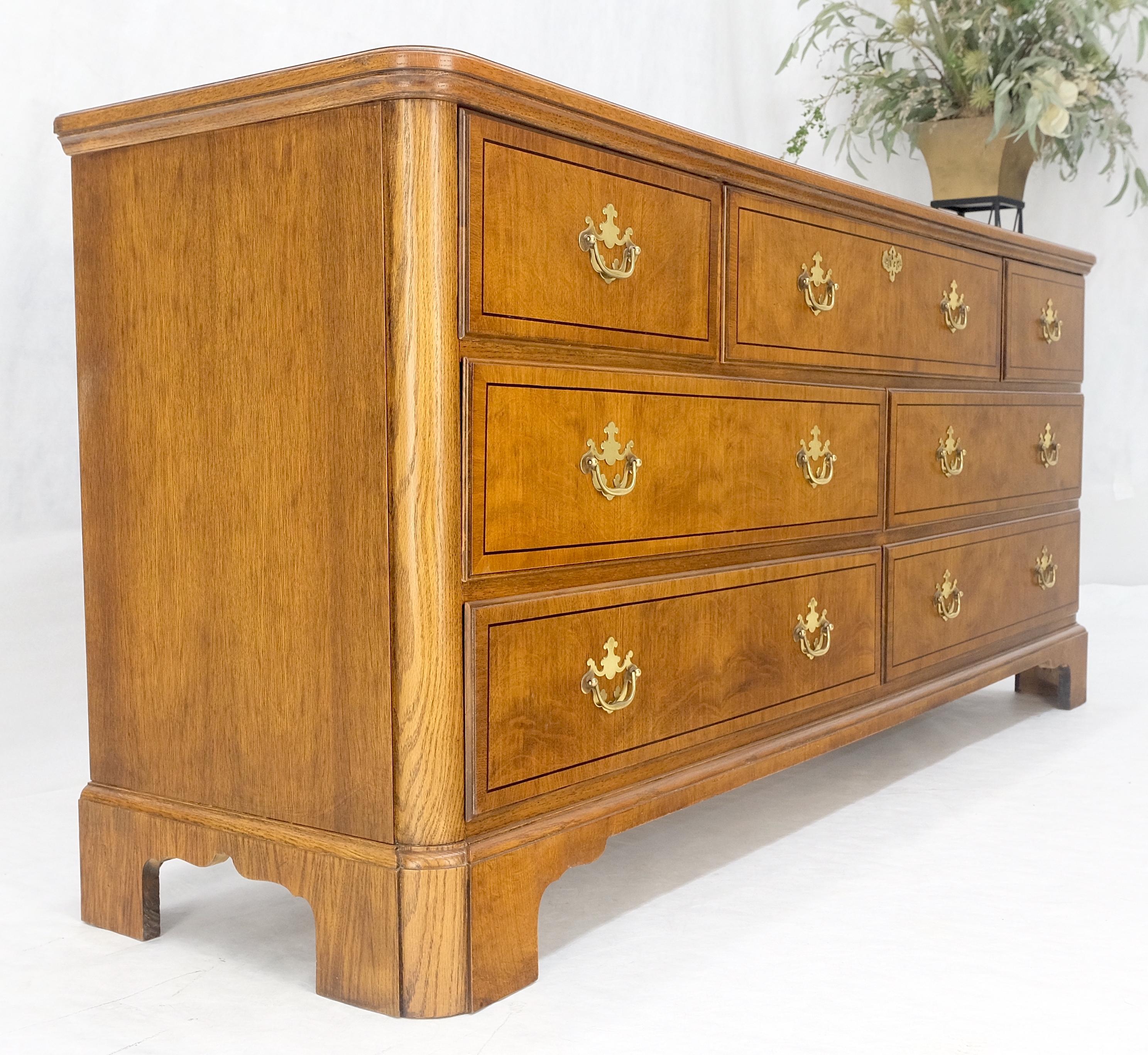 Mid-Century moderno Baker 74