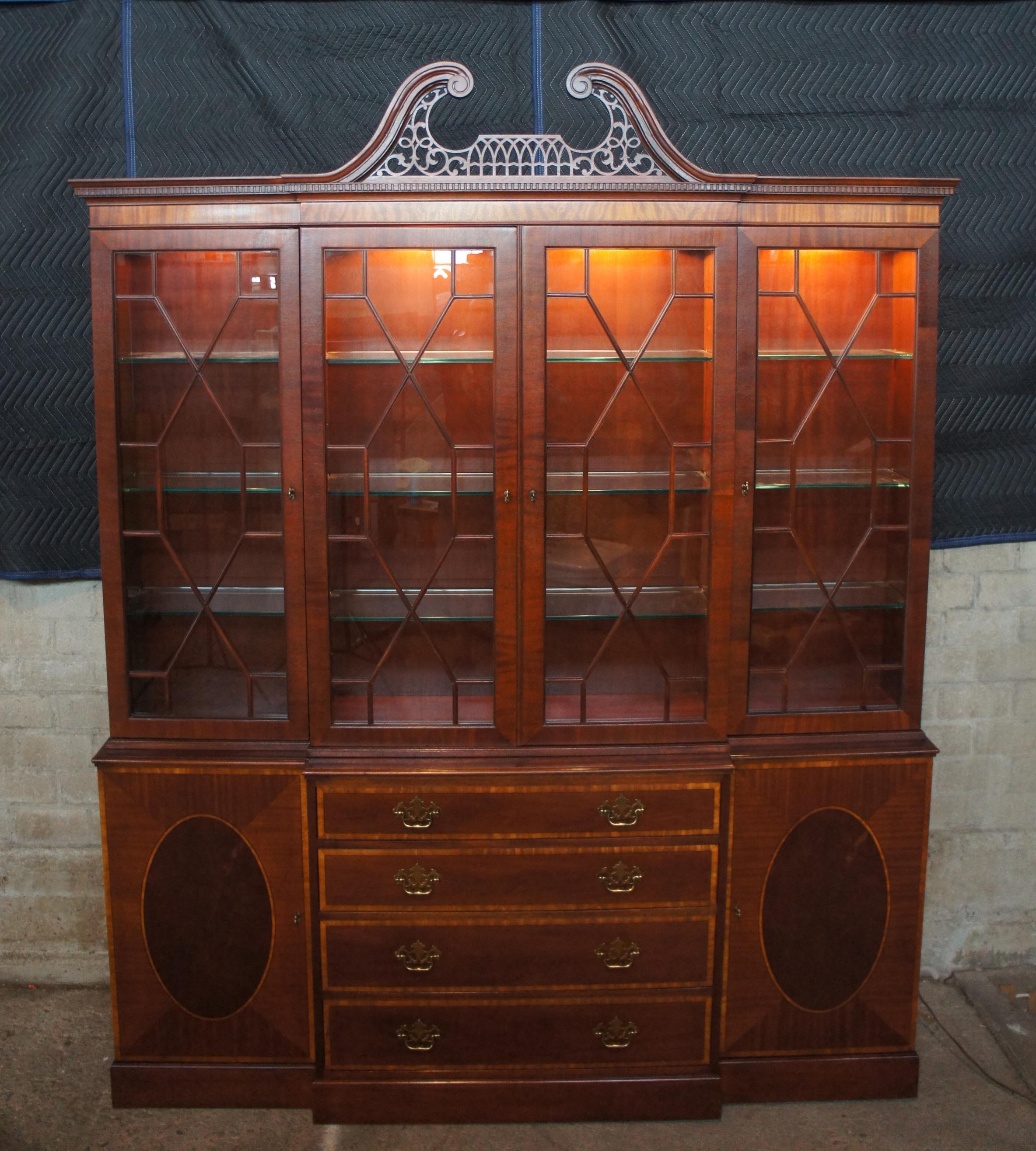 Baker Banded Mahogany English Chippendale Style Breakfront China Display Cabinet 4