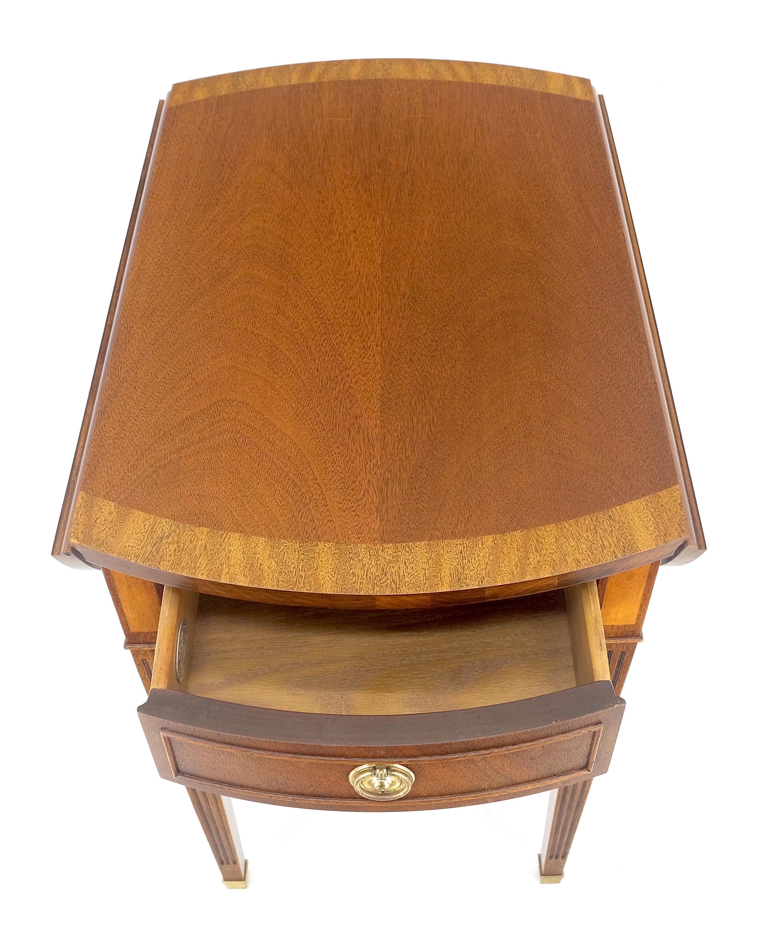 American Baker Banded Mahogany One Drawer Drop Leaves Pembroke End Side Lamp Table MINT! For Sale