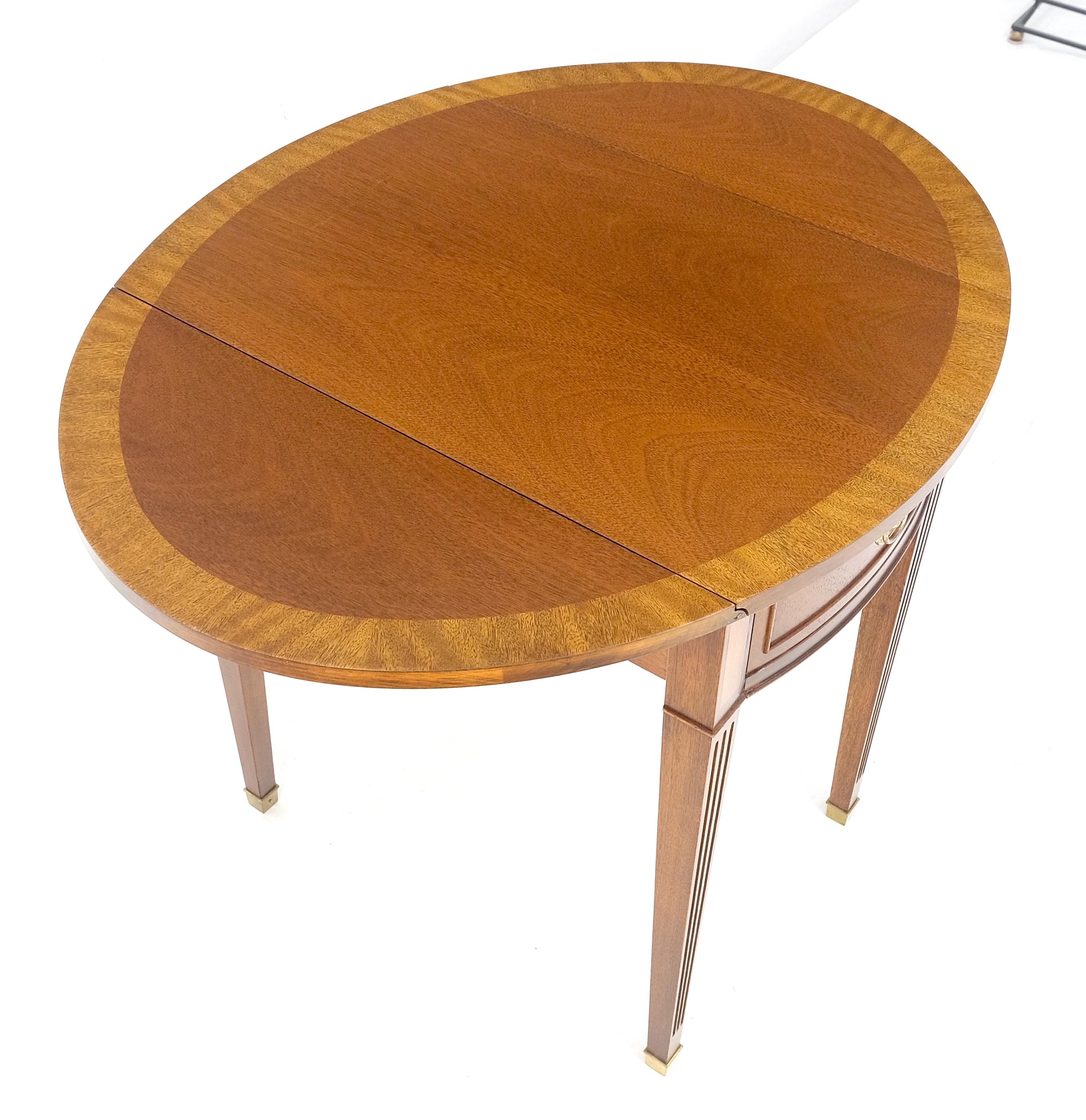 Brass Baker Banded Mahogany One Drawer Drop Leaves Pembroke End Side Lamp Table MINT! For Sale