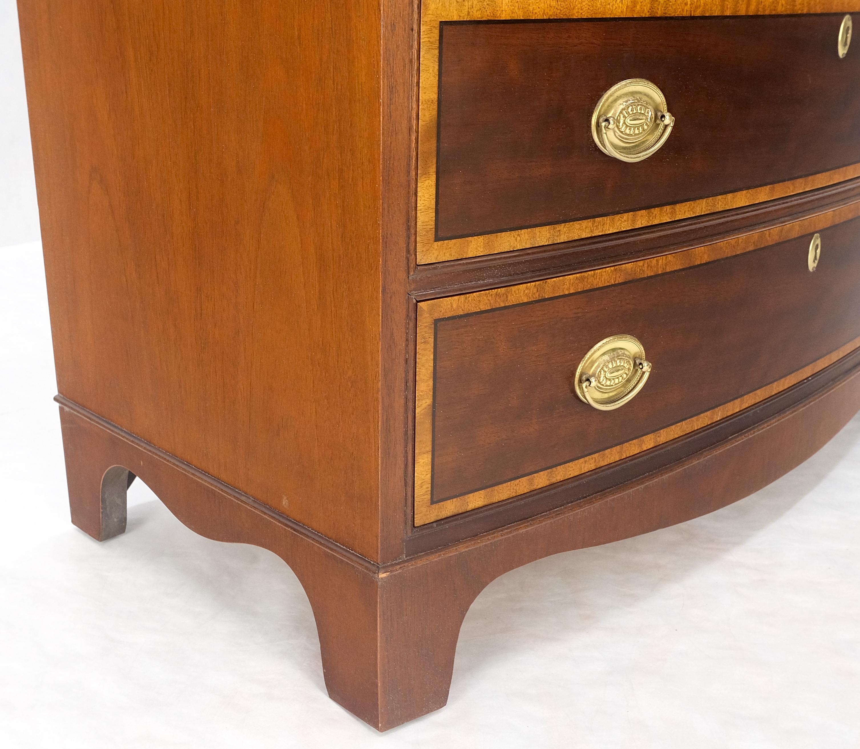 BAKER Bow Front Banded Top & 4 Drawers Pull Out Desk Bachelor Chest Dresser MINT en vente 4