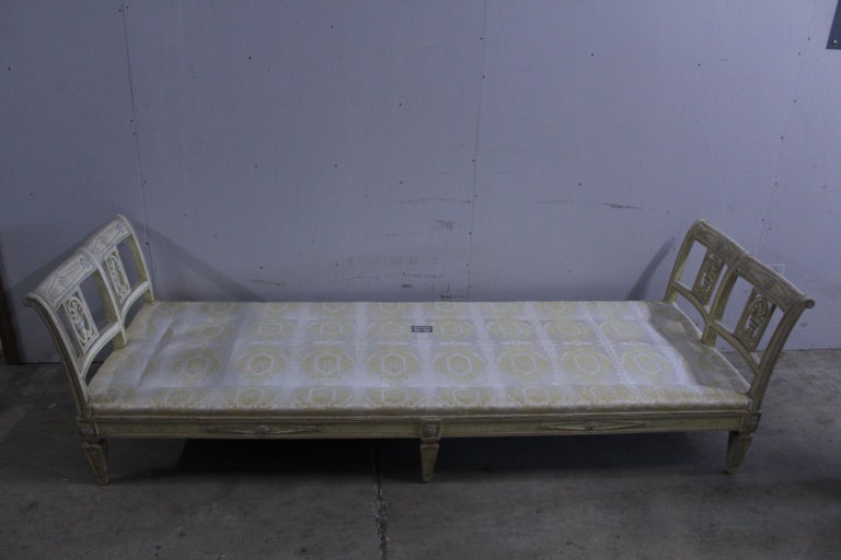 Baker Carved Daybed Frame For Sale at 1stDibs daybed frames for sale