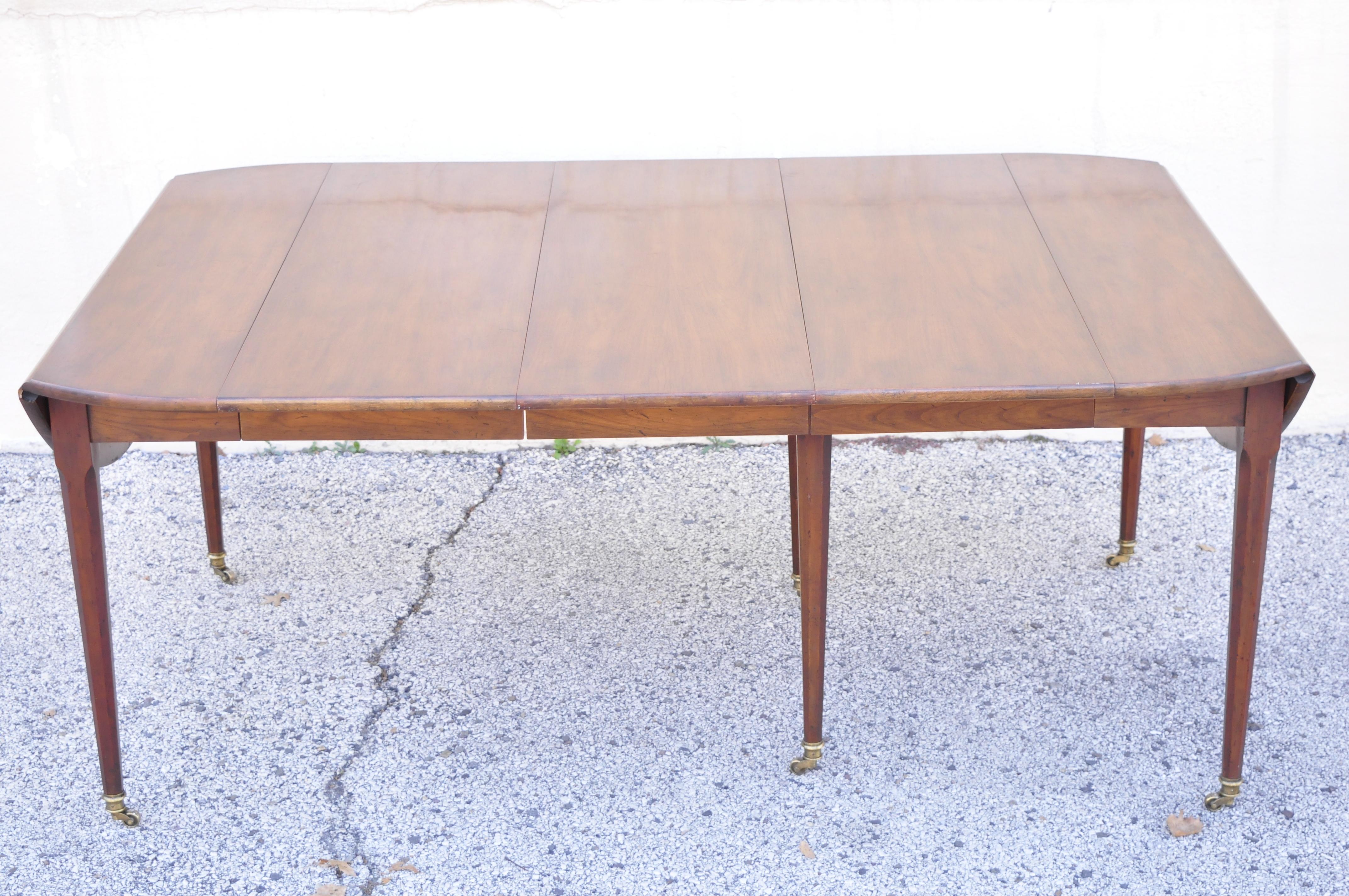 Baker Cherry Federal Extension Dropleaf Oval Dining Breakfast Table w/ 3 Leaves In Good Condition In Philadelphia, PA