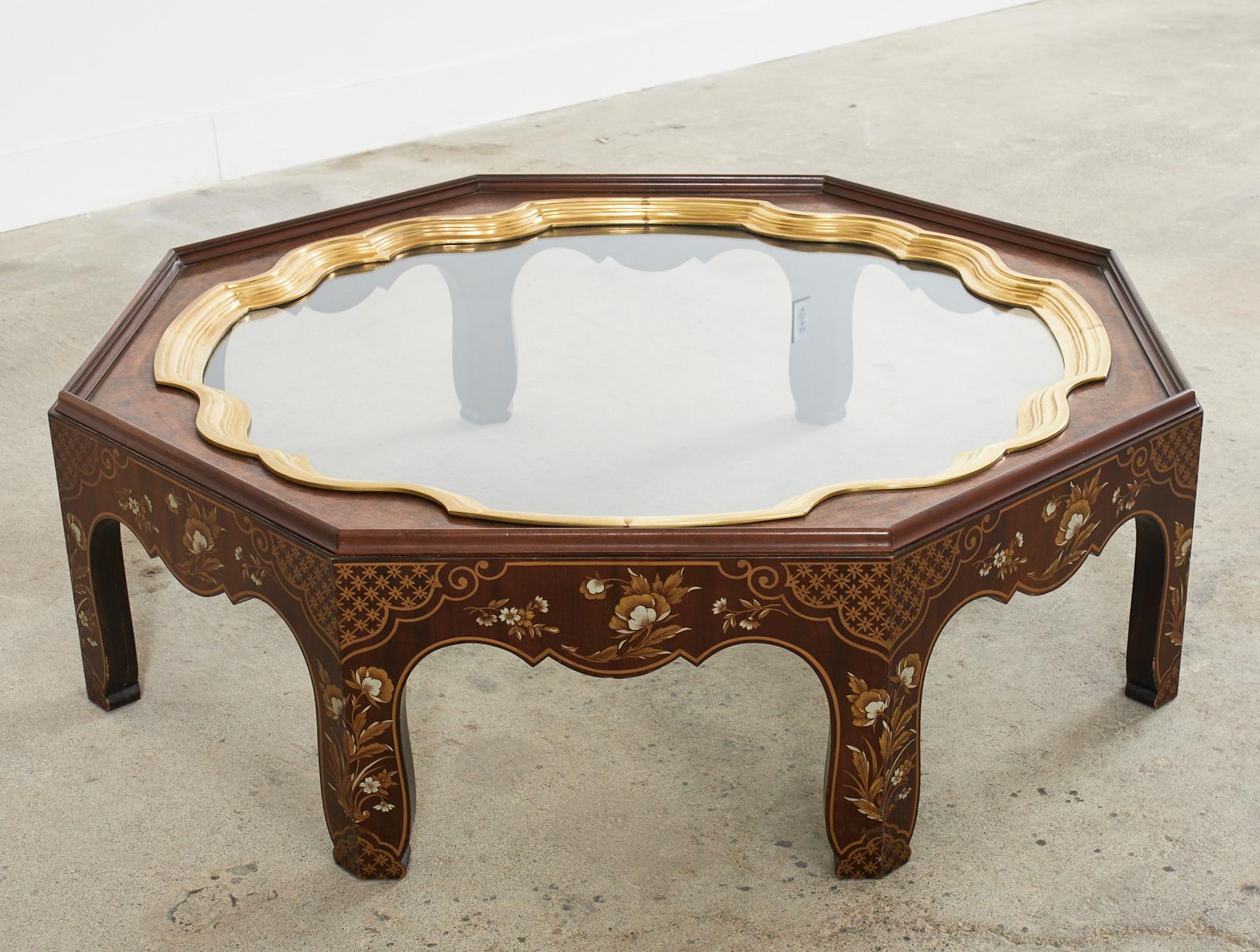 20th Century Baker Chinoiserie Octagonal Lacquered Brass Tray Cocktail Table For Sale