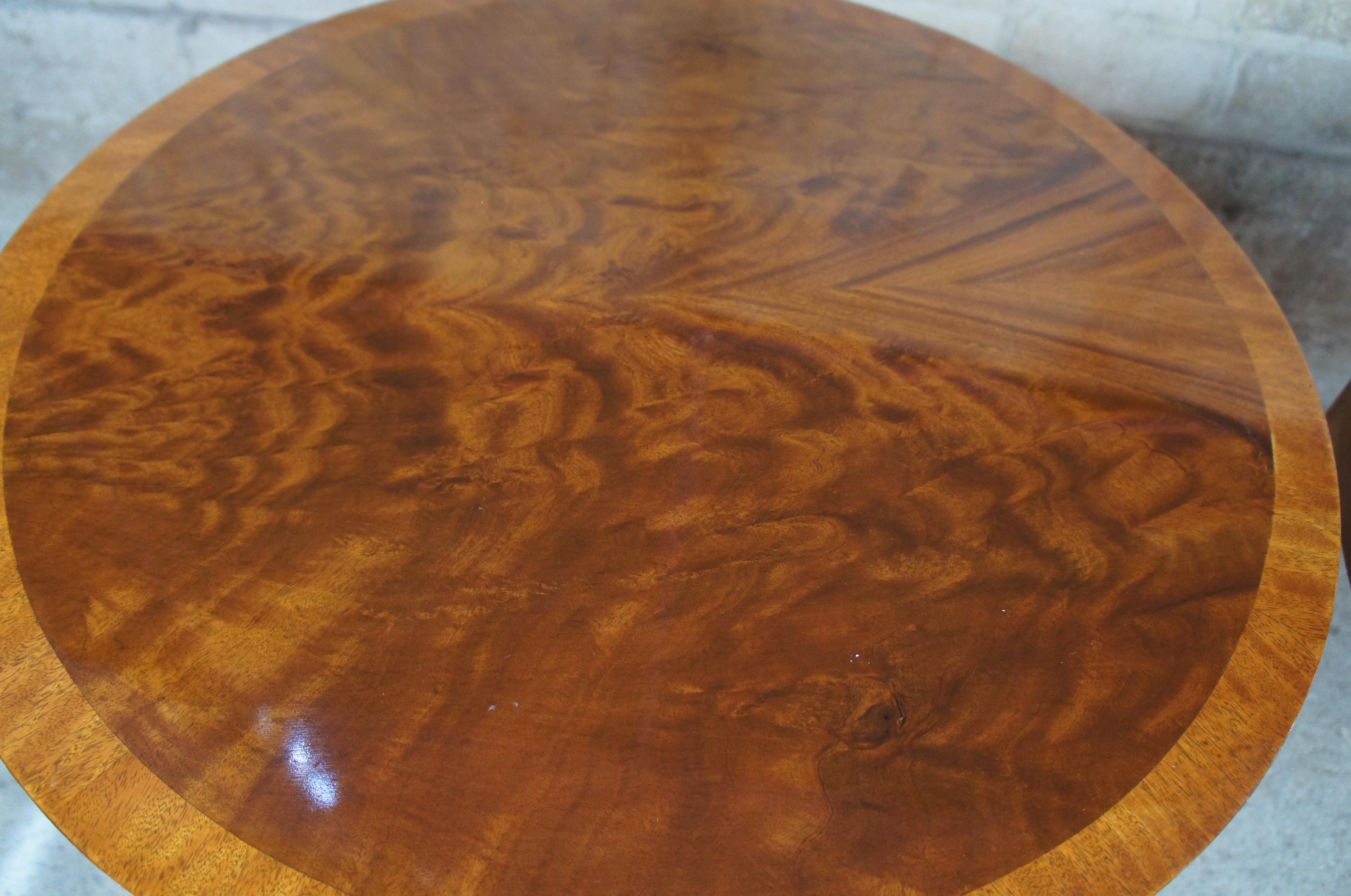 Baker Chippendale Round Inlaid Side End Table w Pullout Tray Flame Mahogany Burl In Good Condition In Dayton, OH