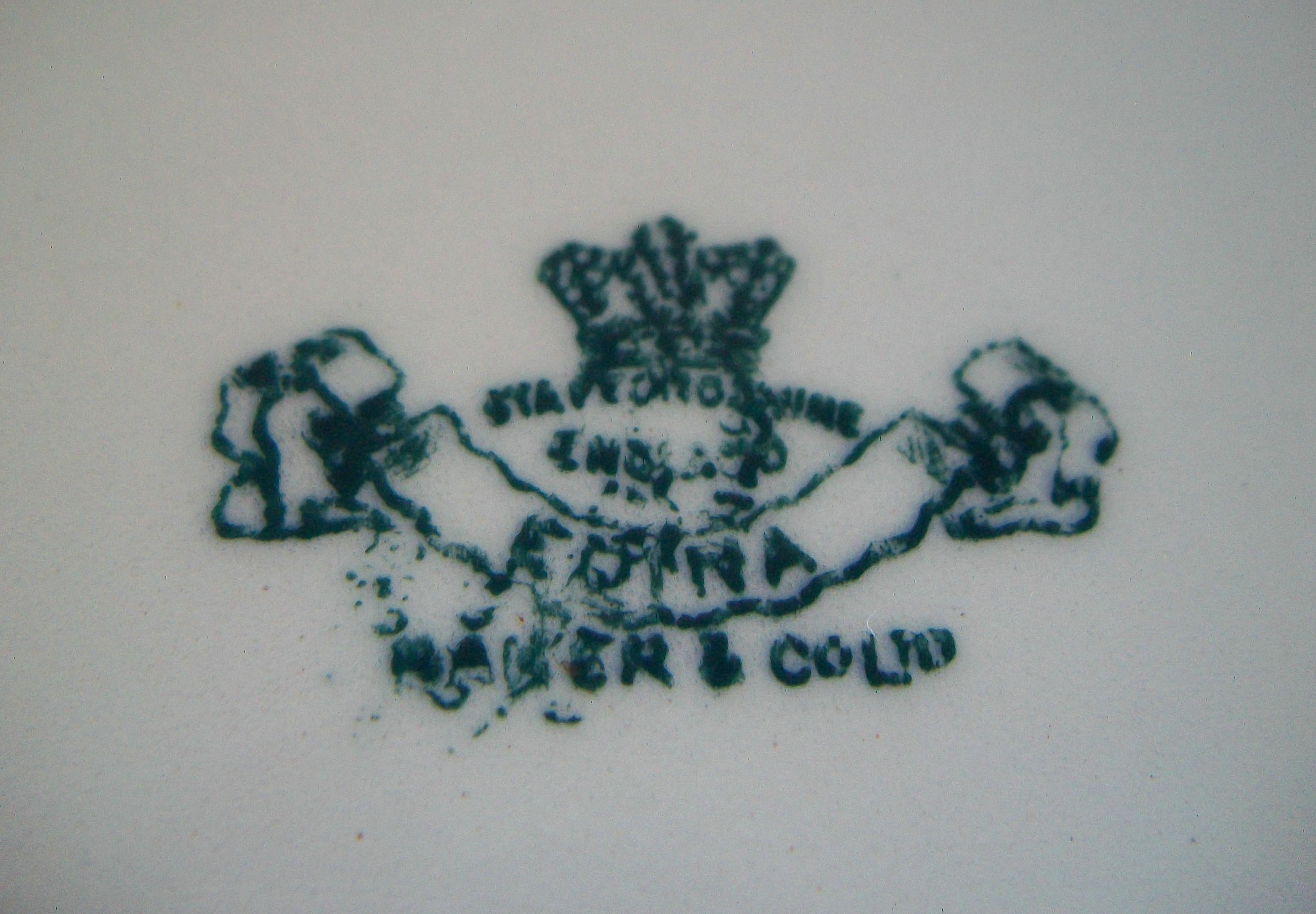 Baker & Co. Ltd, Antique Blue Transfer Decorated Platter, U.K, circa 1893 Glaseado en venta