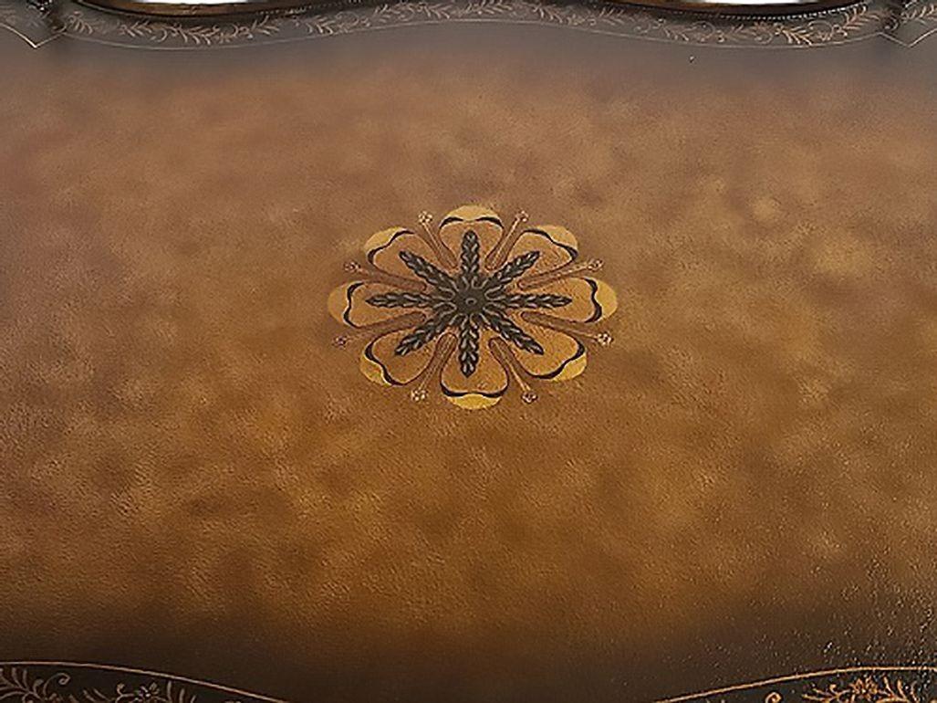 Maitland Smith Vergoldeter Cocktailtisch aus Eisen mit Faux Bois-Tablettplatte und Statement-Platte aus Zinn (Art nouveau) im Angebot