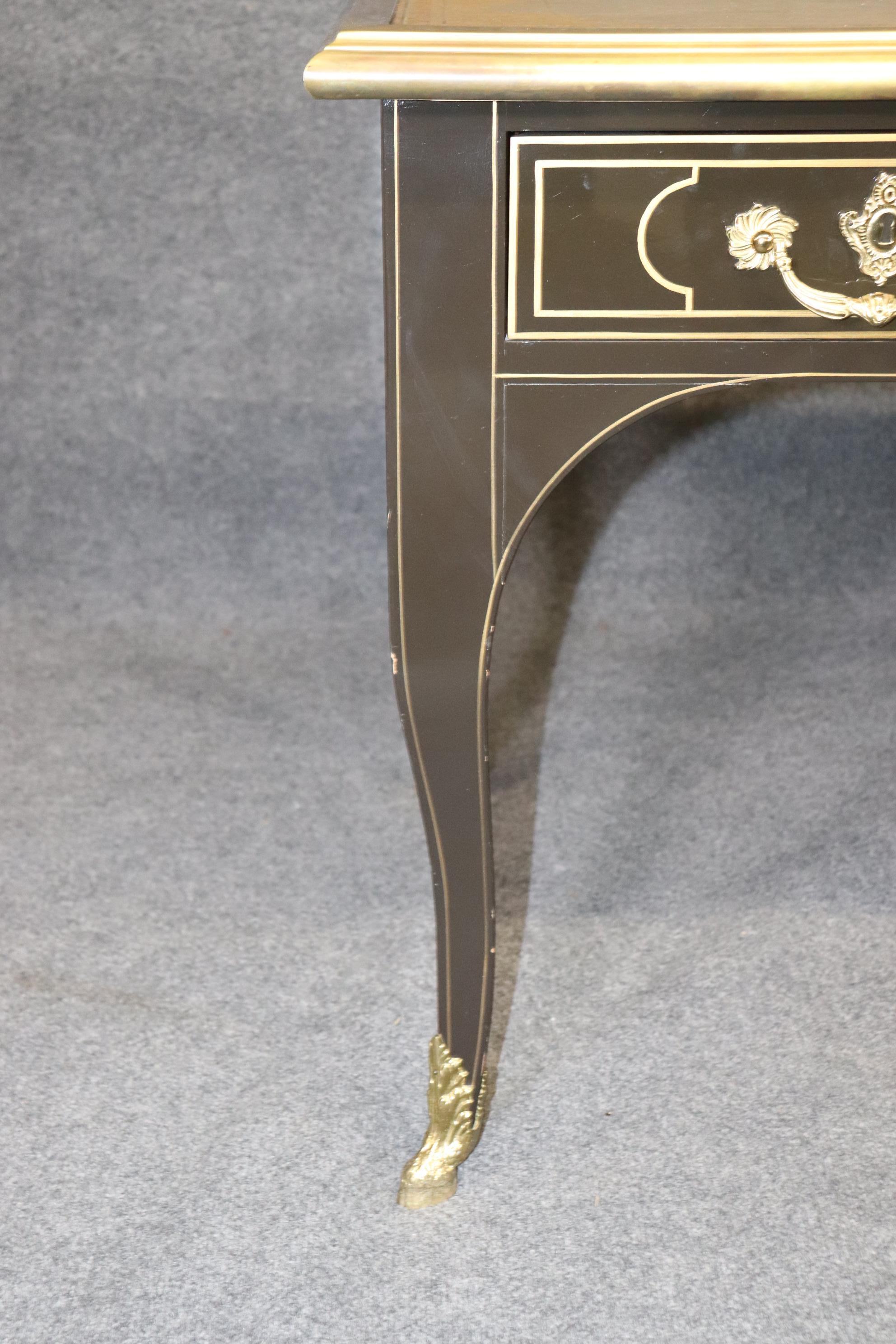 Baker Collector's Edition Messing gebundene Lederplatte Louis XV Bureau Plat im Angebot 3