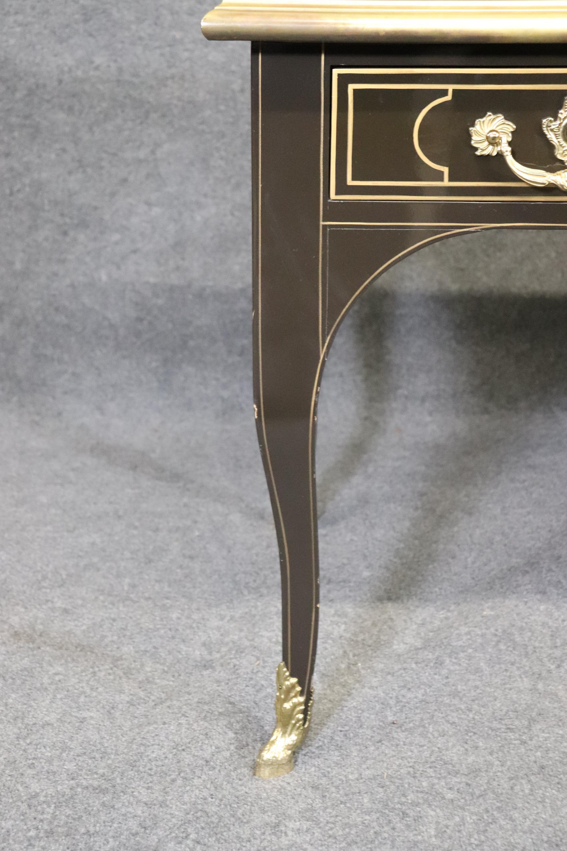 Baker Collector's Edition Messing gebundene Lederplatte Louis XV Bureau Plat im Angebot 4