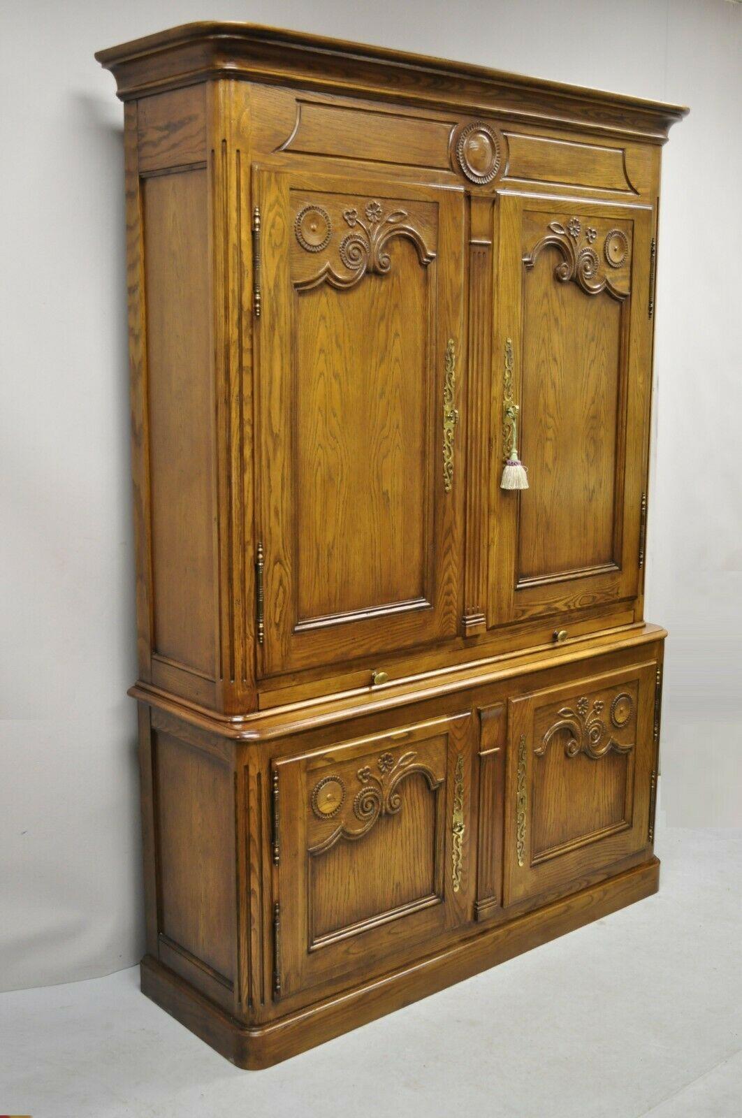 Baker Country French Provincial Oak Wood Lighted Bar Cabinet Display Buffet 6