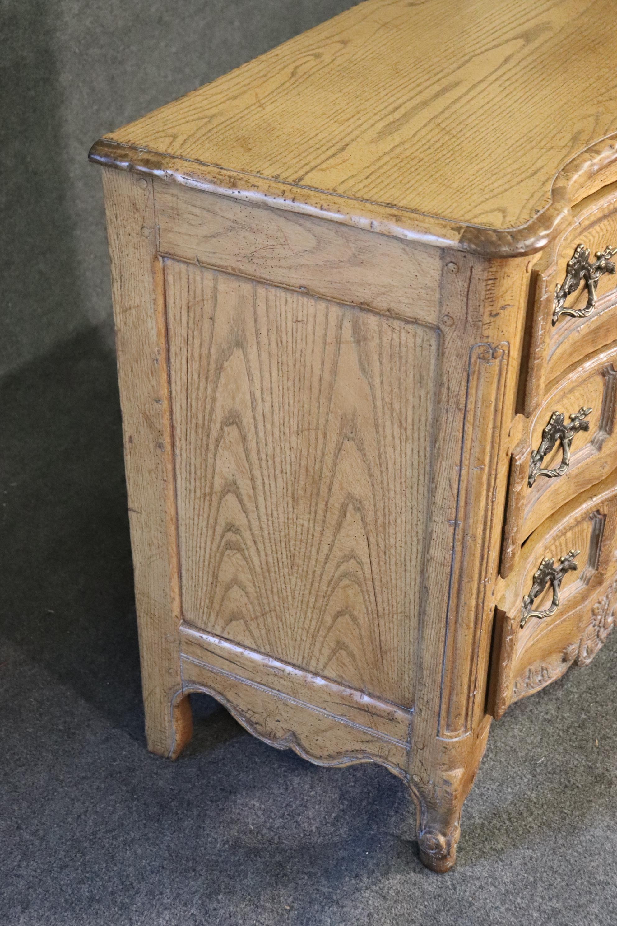 Baker Country French Scubbed Oak Louis XV Style Commode  In Good Condition In Swedesboro, NJ