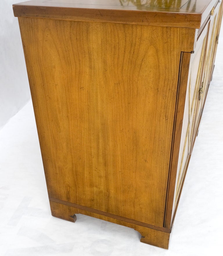 Baker Double Doors Compartments Long Credenza Sideboard Buffet Cabinet MINT! In Good Condition For Sale In Rockaway, NJ