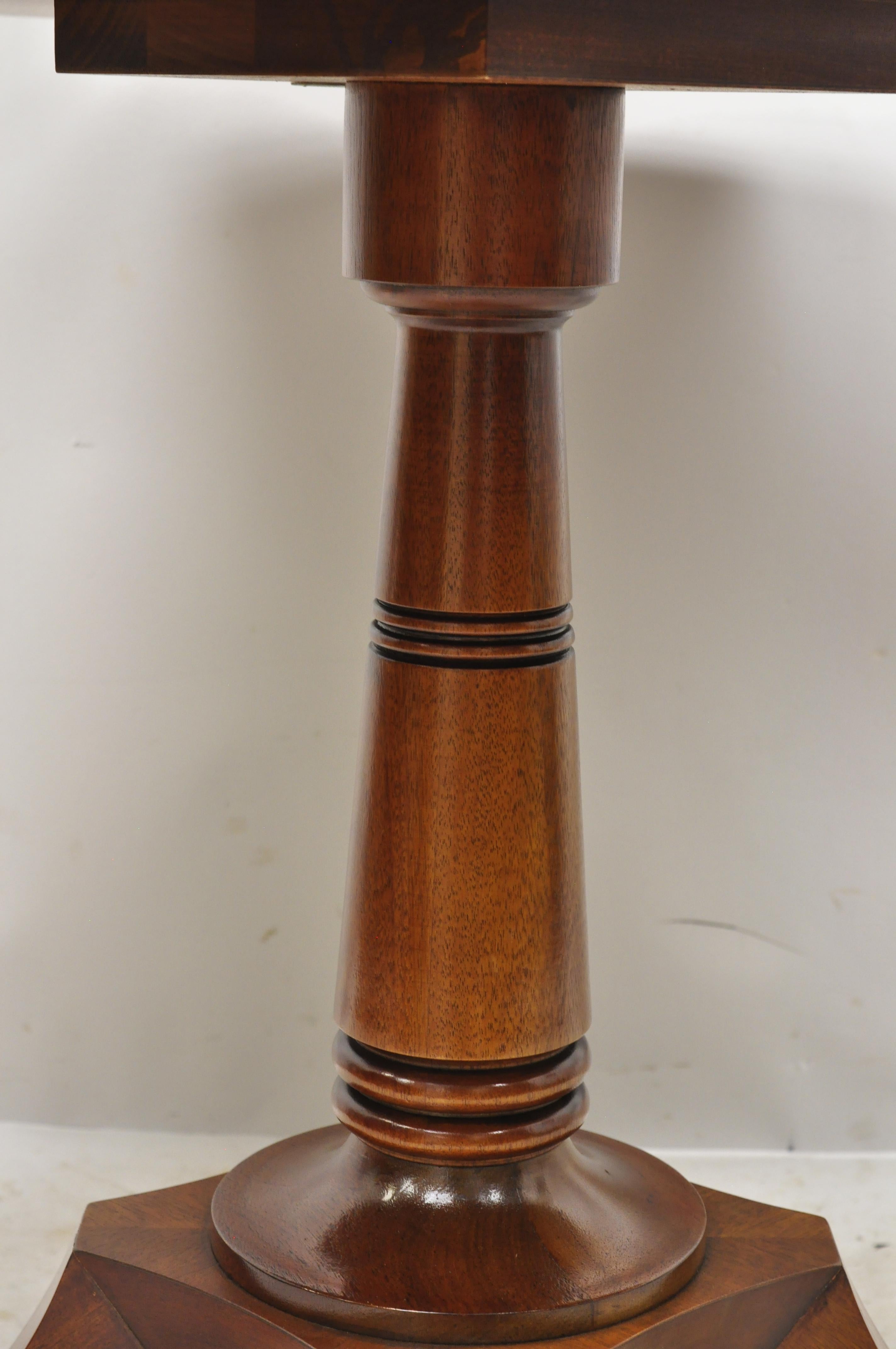 Baker English Regency Mahogany Pedestal Base Banded Inlay Octagonal Center Table In Good Condition In Philadelphia, PA