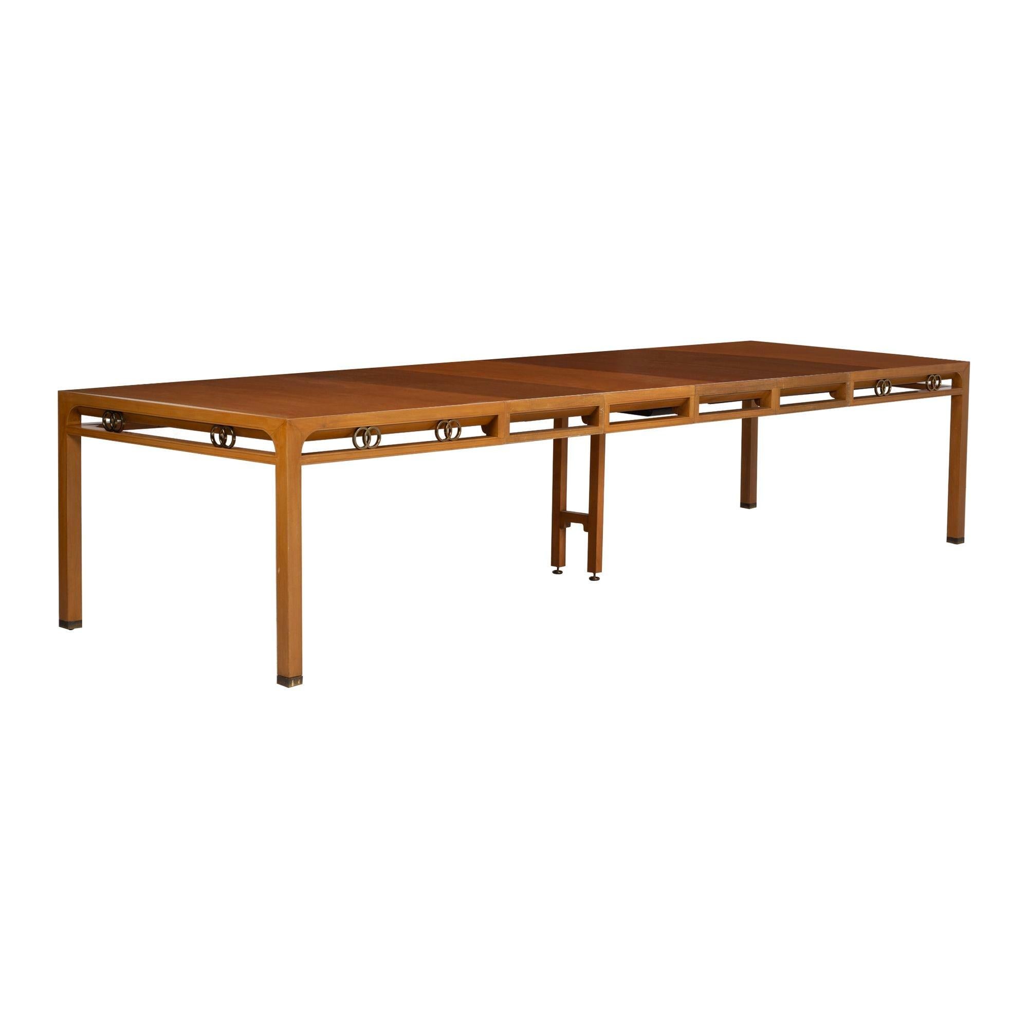 Table de salle à manger extensible Baker (1965) en vente 7