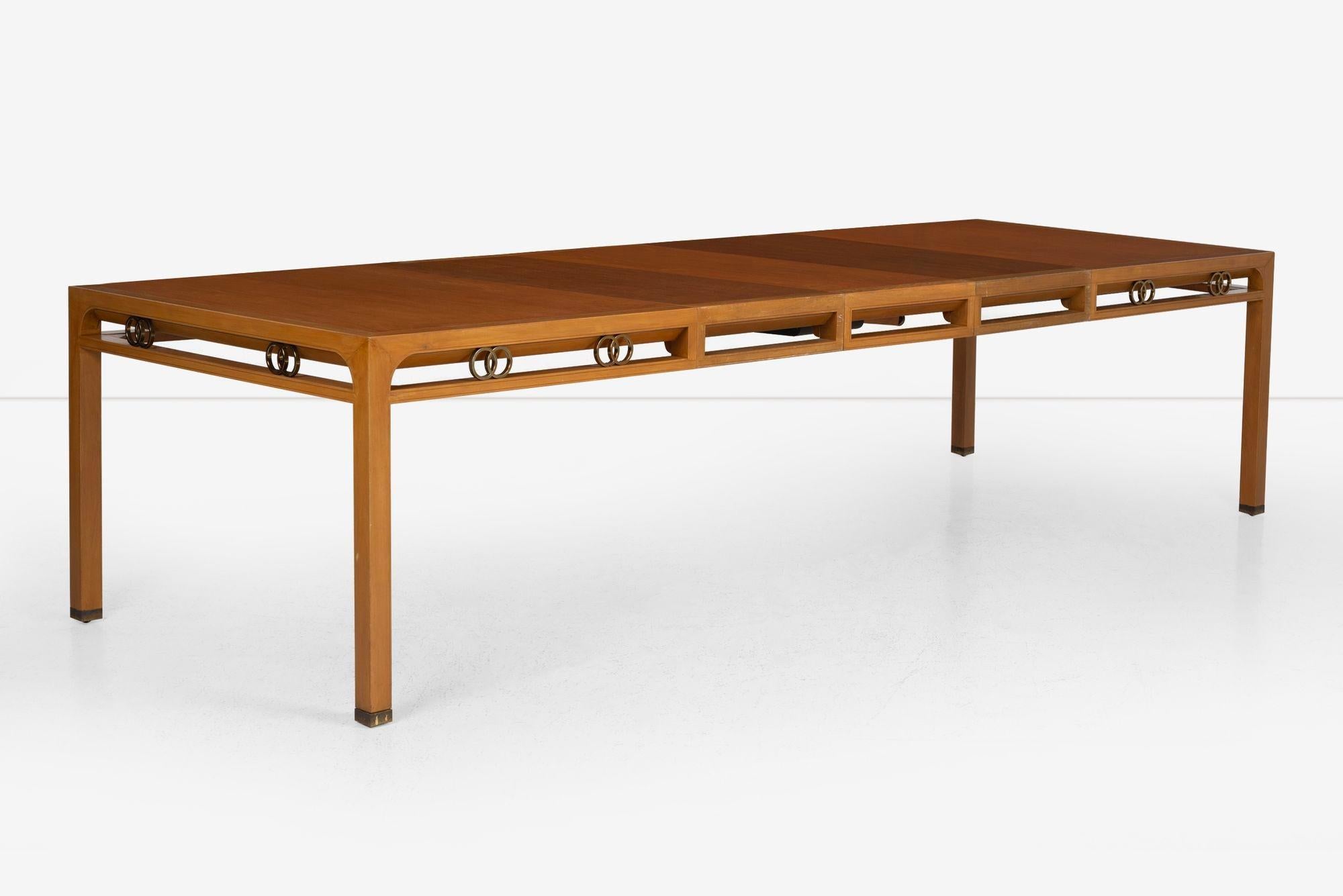 Milieu du XXe siècle Table de salle à manger extensible Baker (1965) en vente