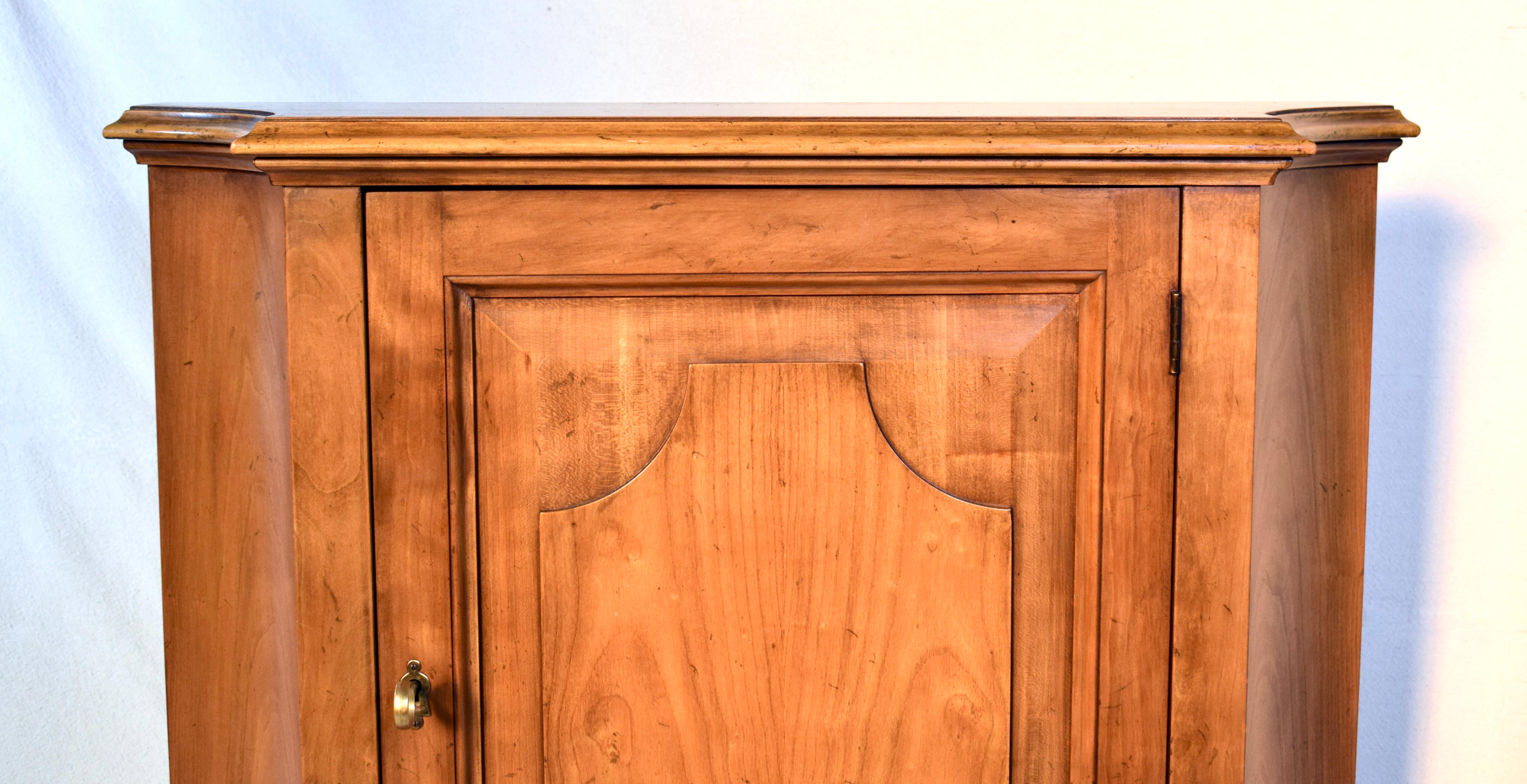 Baker French Cherry Console Commode Cabinet In Good Condition For Sale In Southampton, NJ