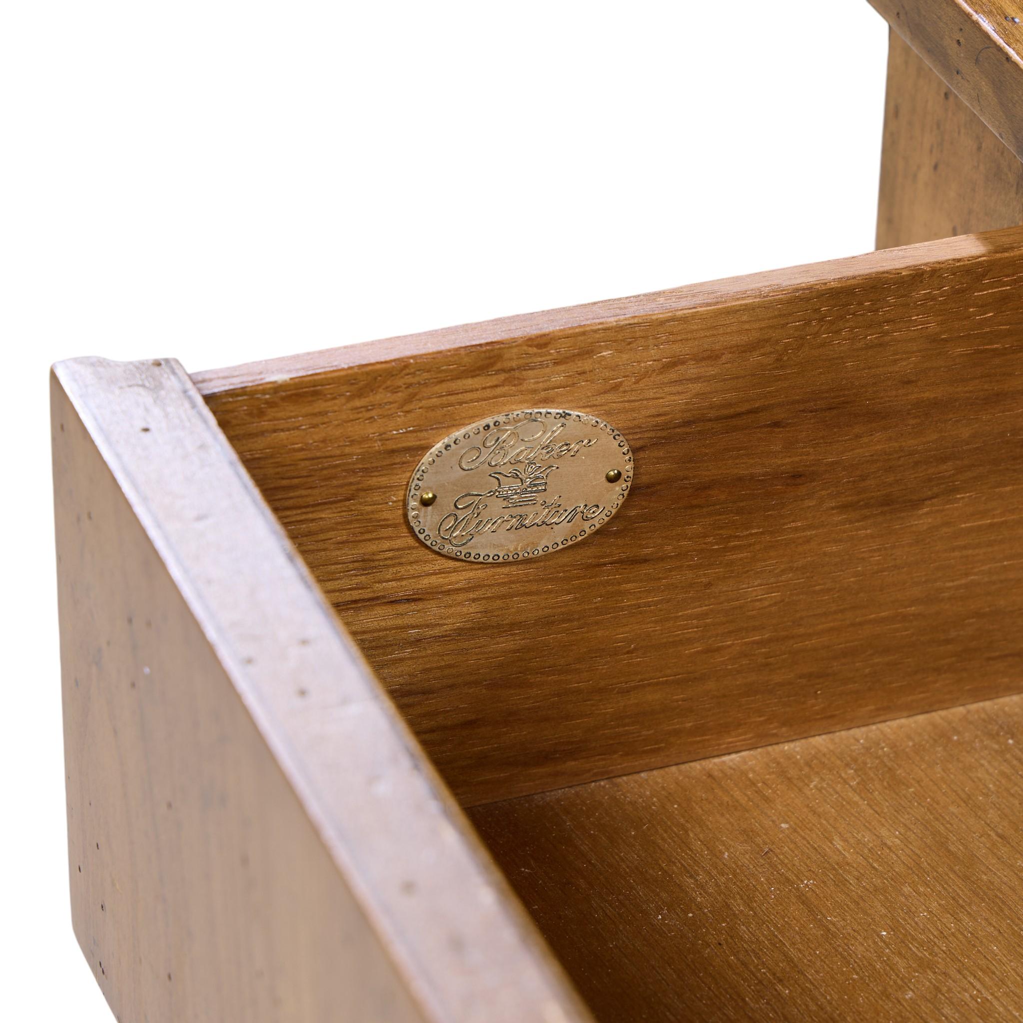 Cassettiera lunga Baker in ciliegio francese in stile Regency a 10 cassetti - Coppia in vendita 6