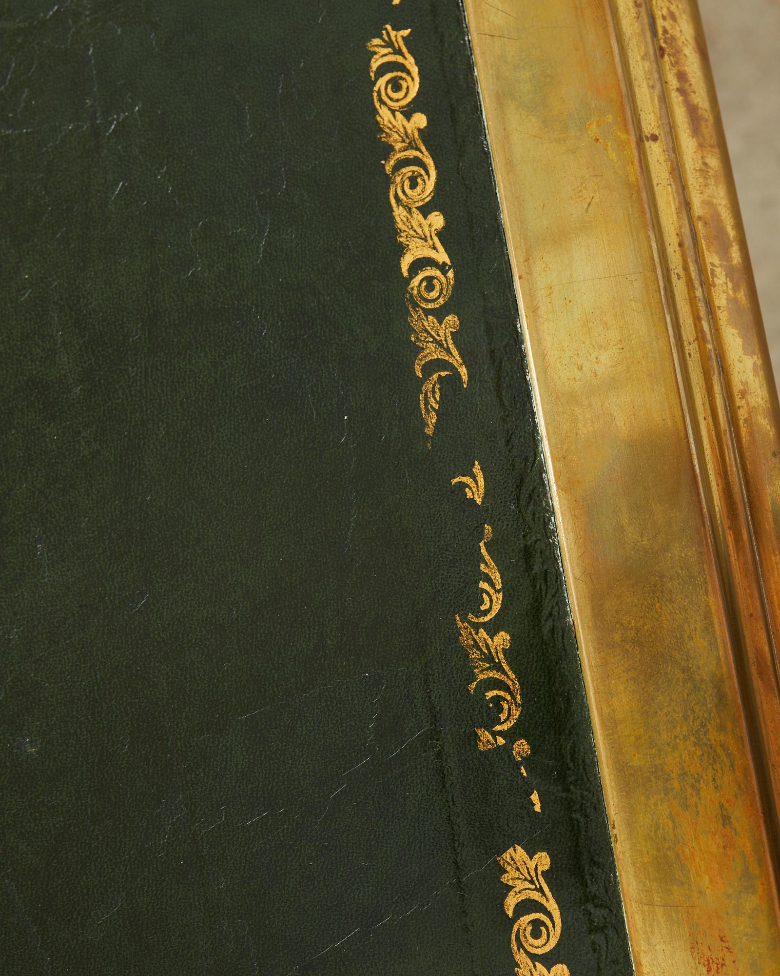 Lackierter Schreibtisch im französischen Louis-XV-Stil von Baker im Angebot 12