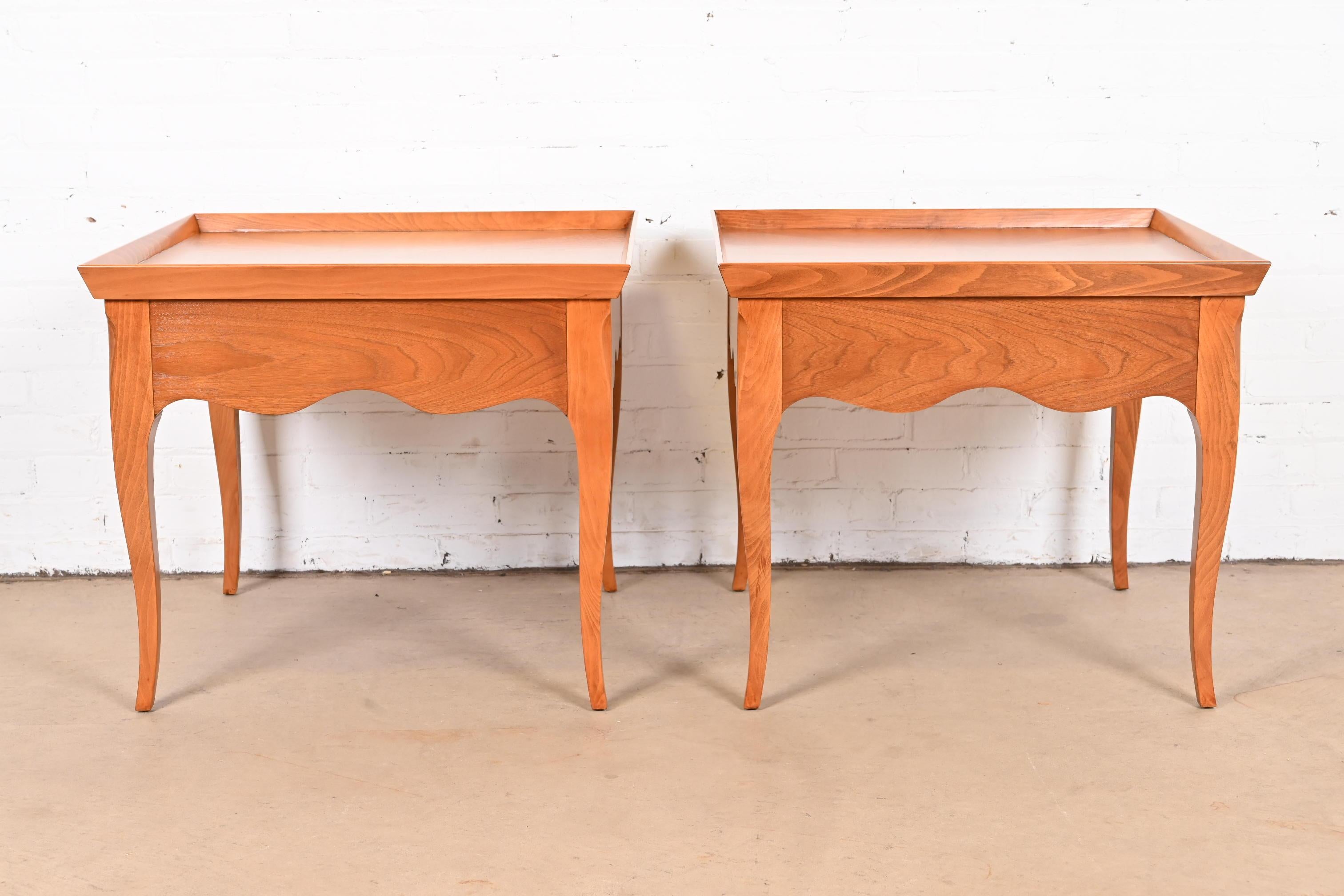 Baker French Provincial Louis XV Cherry Nightstands or Side Tables, Refinished For Sale 7