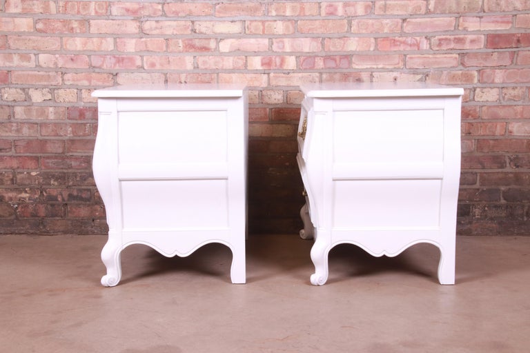 Baker French Provincial Louis XV White Lacquered Nightstands, Newly Refinished For Sale 6