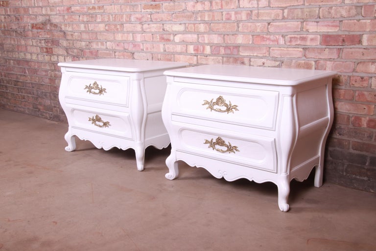 20th Century Baker French Provincial Louis XV White Lacquered Nightstands, Newly Refinished For Sale
