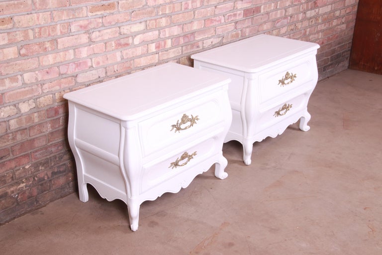 Brass Baker French Provincial Louis XV White Lacquered Nightstands, Newly Refinished For Sale