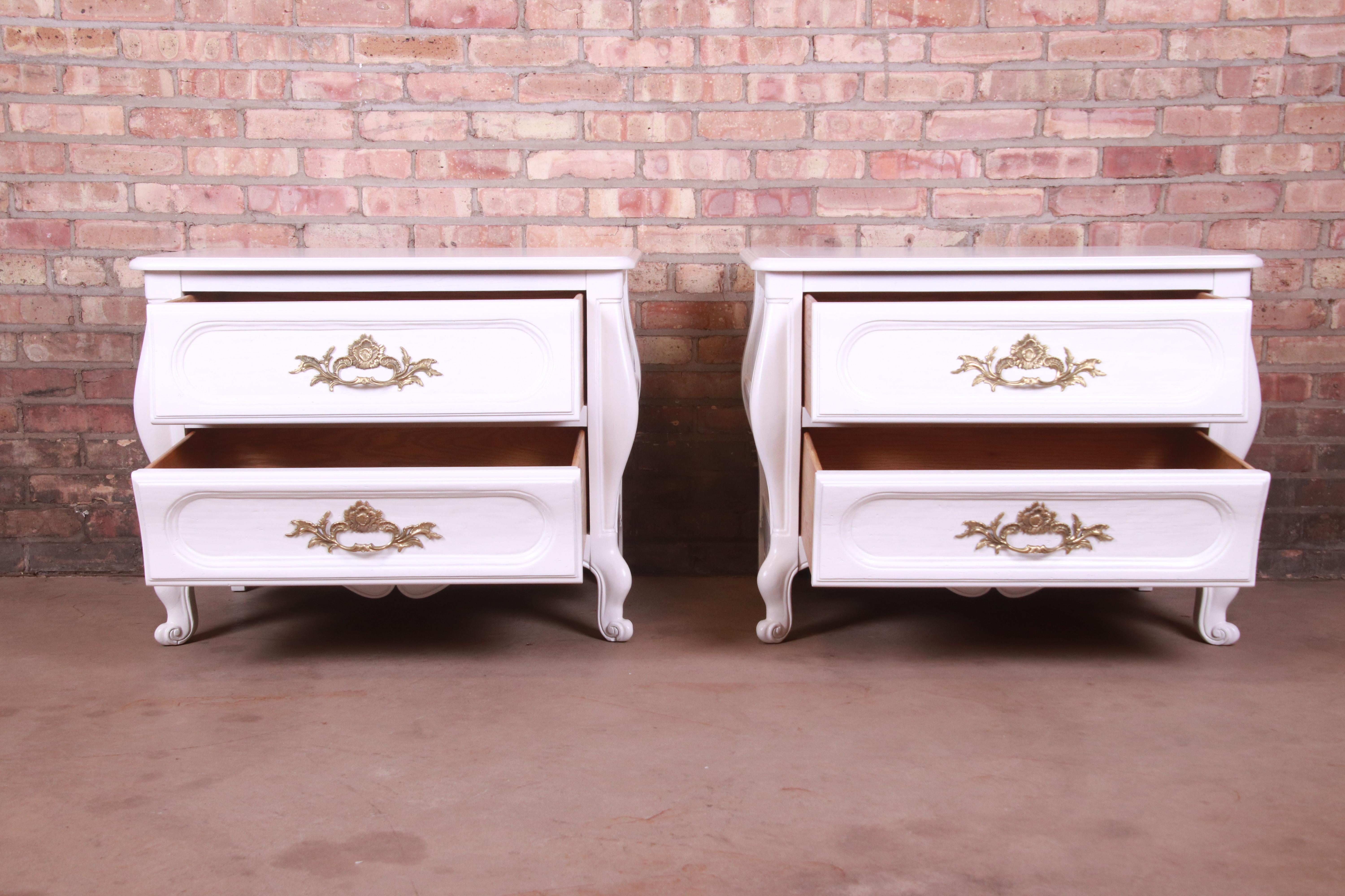 Baker French Provincial Louis XV White Lacquered Nightstands, Newly Refinished For Sale 1