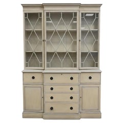 Baker Furn. Armadietto per segretaria in stile neoclassico francese con finitura gustaviana