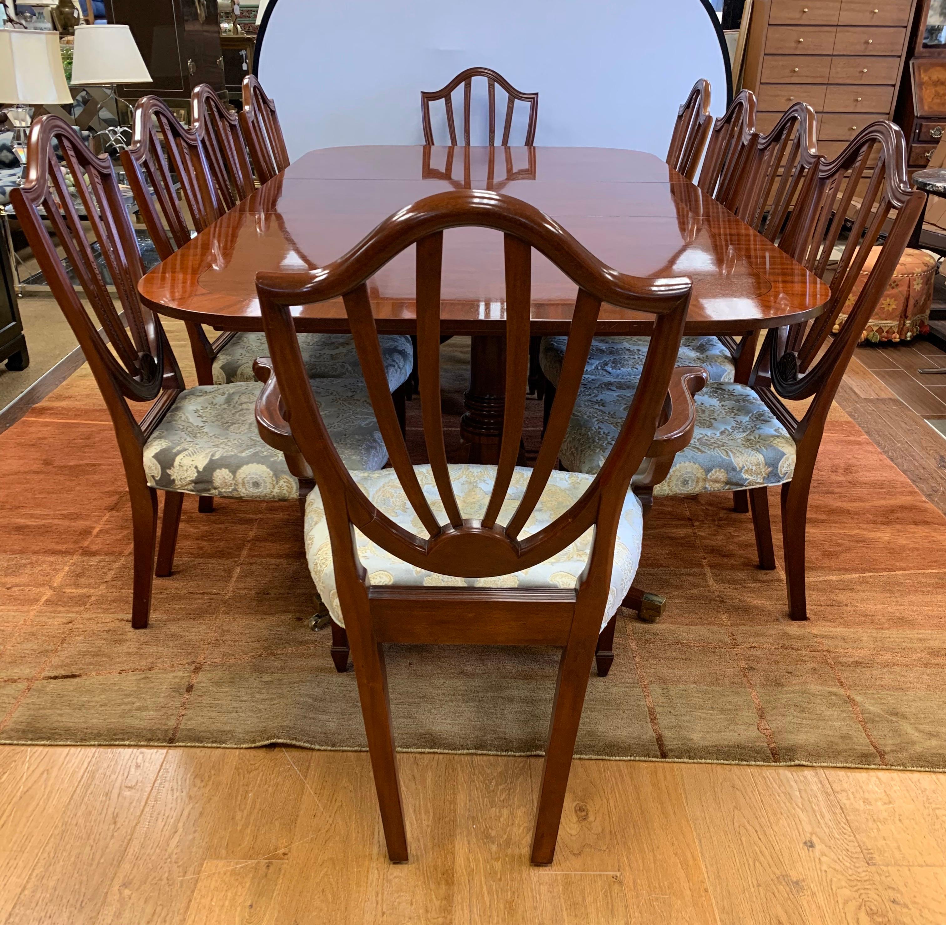 Baker Furniture 11-Piece Dining Room Set Table & Ten Chairs Historic Charleston In Good Condition In West Hartford, CT